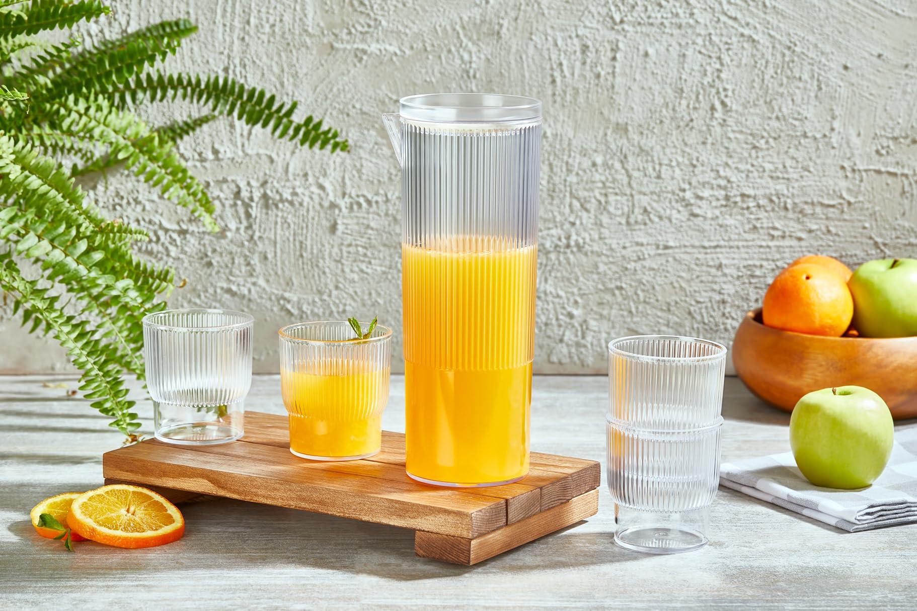 Phantom Chef Ribbed Nesting Pitcher Set with Water Pitcher and 4 Reusable Cups, 1.1L Plastic Pitcher with Lid, 10oz Tumbler Cups (Green)