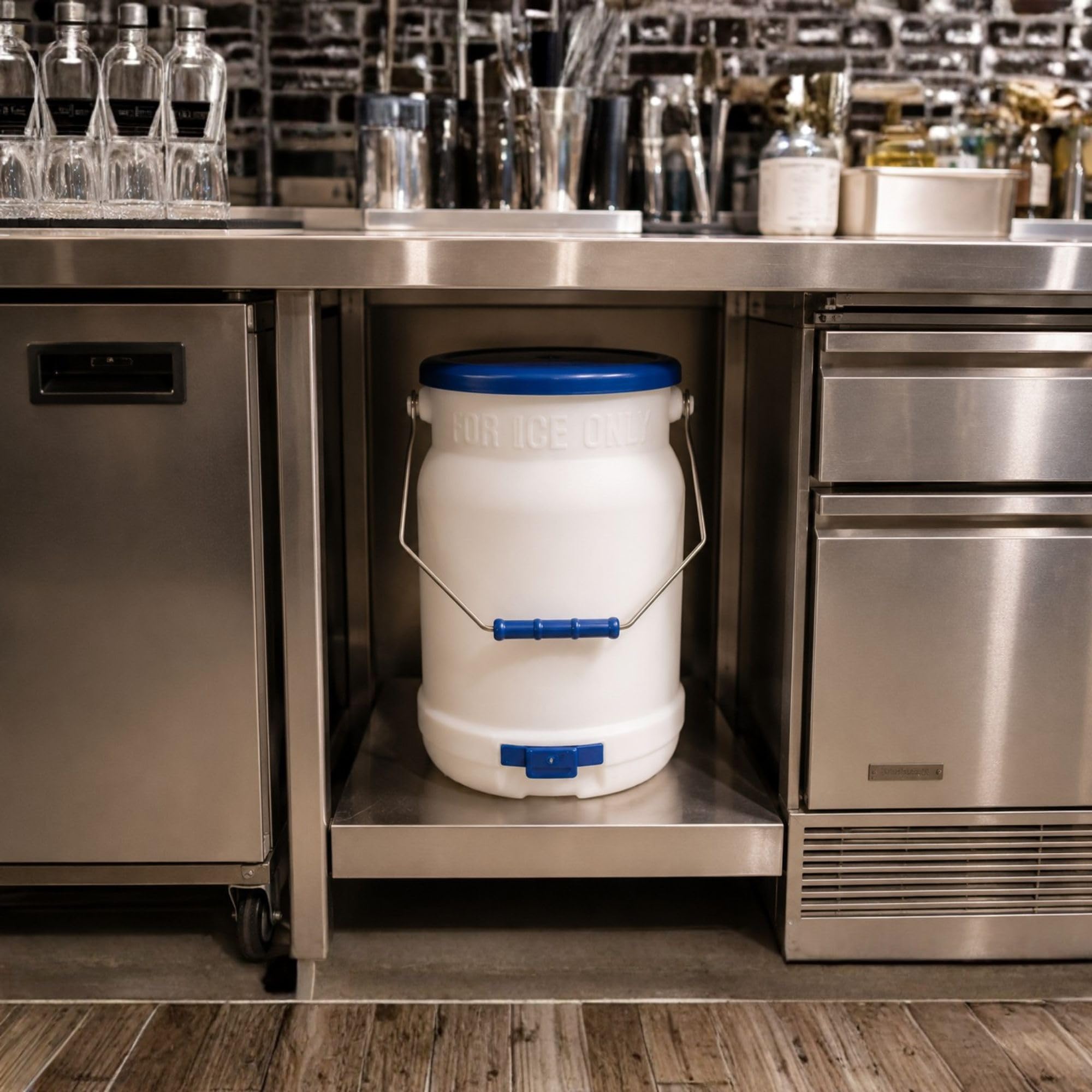 Restaurantware RWT0858 Met Lux okrągła biała plastikowa torba na lód - z pokrywką, uchwyt montażowy - 1 pudełko na liczenia