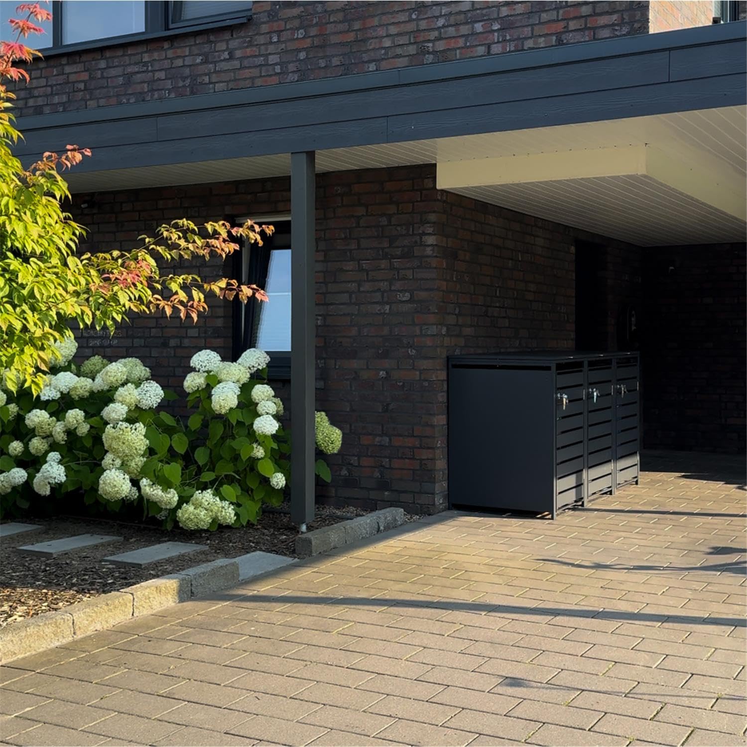 Metzler Mülltonnenbox in Anthrazit mit Sichtstreifen 3er 240L, Mülltonnenverkleidung 3 Tonnen, witterungsbeständiger und pulverbeschichteter Stahl mit Automatikdeckel, abschließbar, Garten- & Müllbox