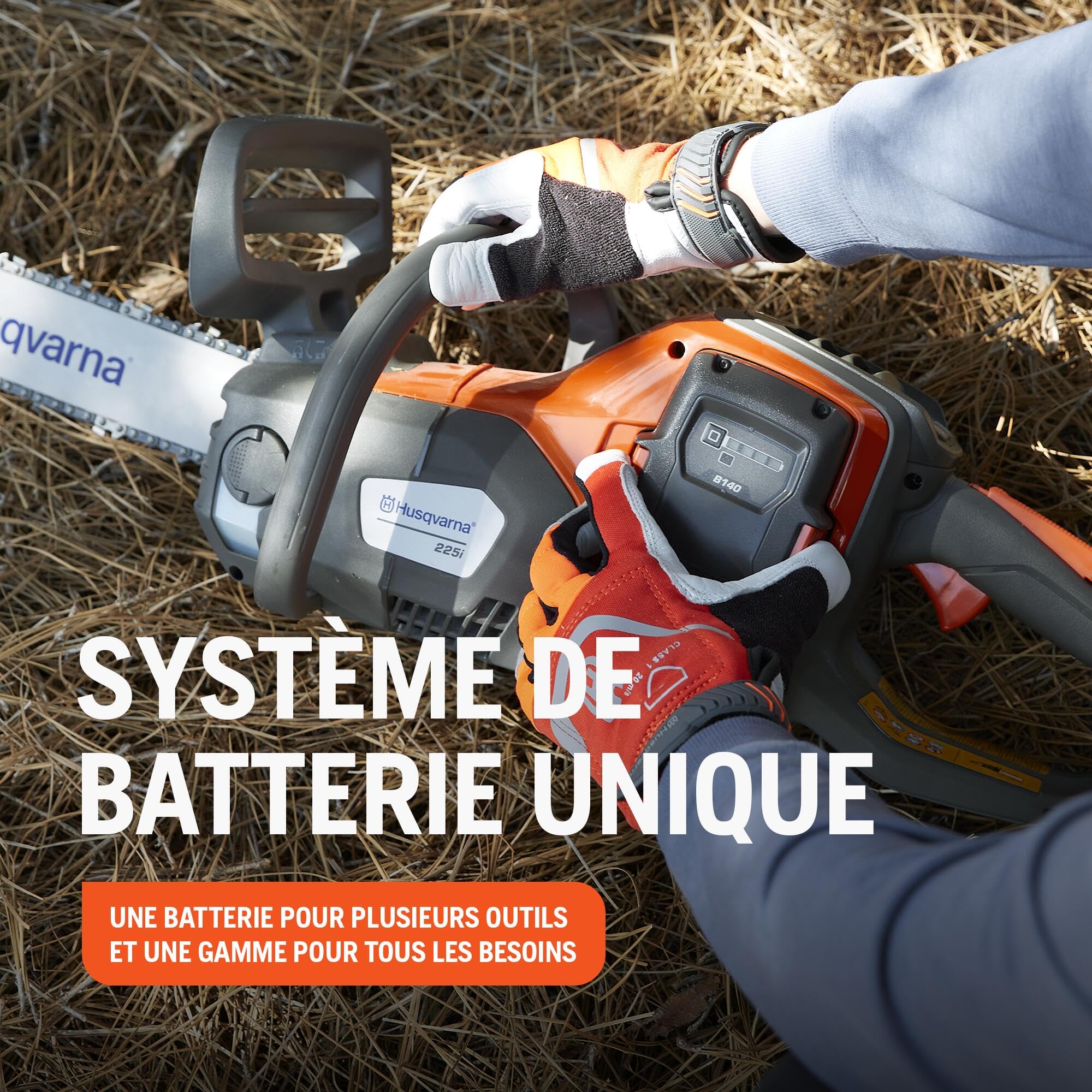 Husqvarna 225i : Tronçonneuse à batterie 36V avec batterie et chargeur inclus, légère, silencieuse, guide 30 cm, vitesse de chaîne 20 m/s. Idéale pour l’élagage et l’entretien du jardin.
