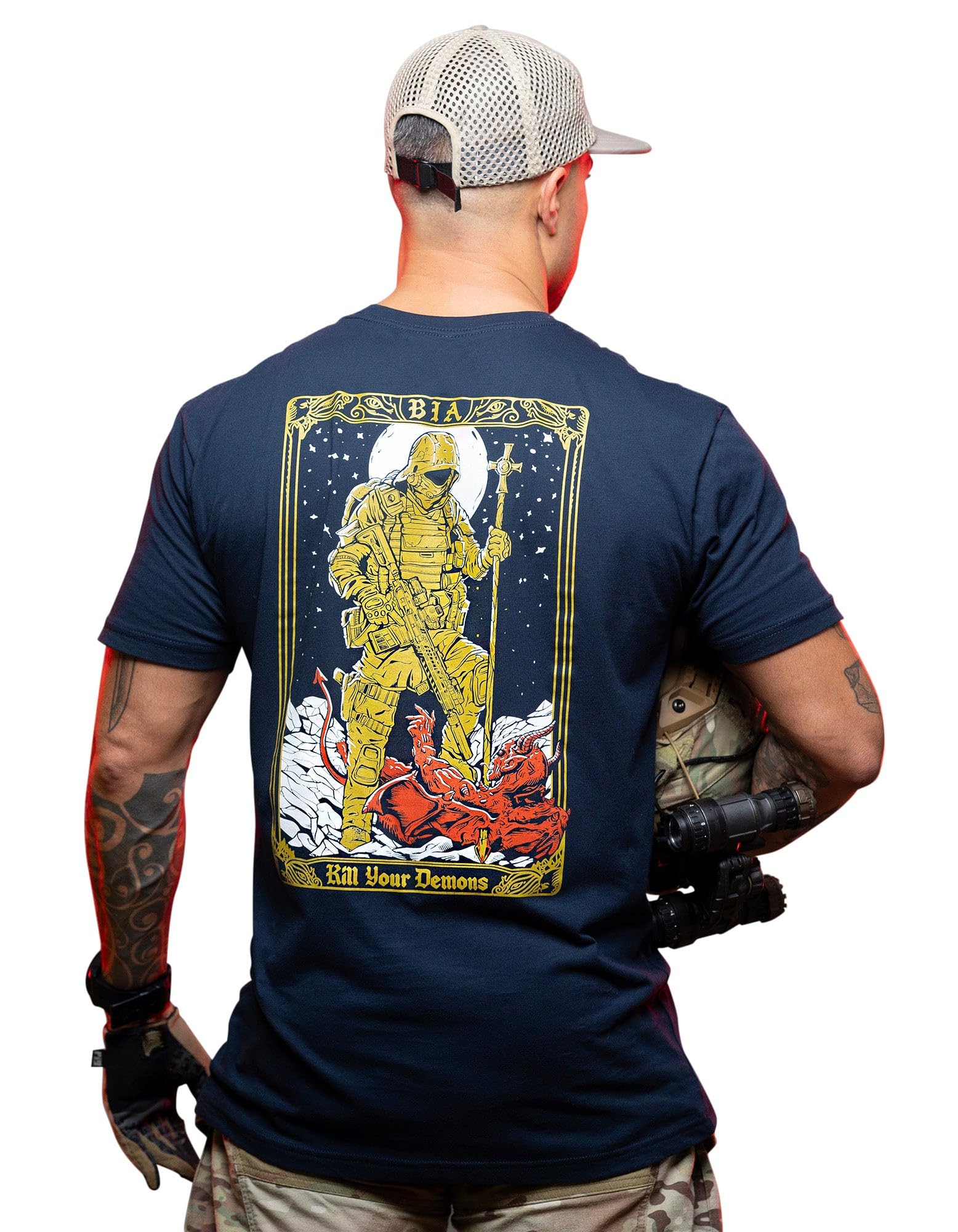 Brothers in Arms Herren T-Shirt „Kill Your Demons“ – athletische Passform - aus 100% Baumwolle für maximalen Komfort – hochwertiger Druck, designed in Germany