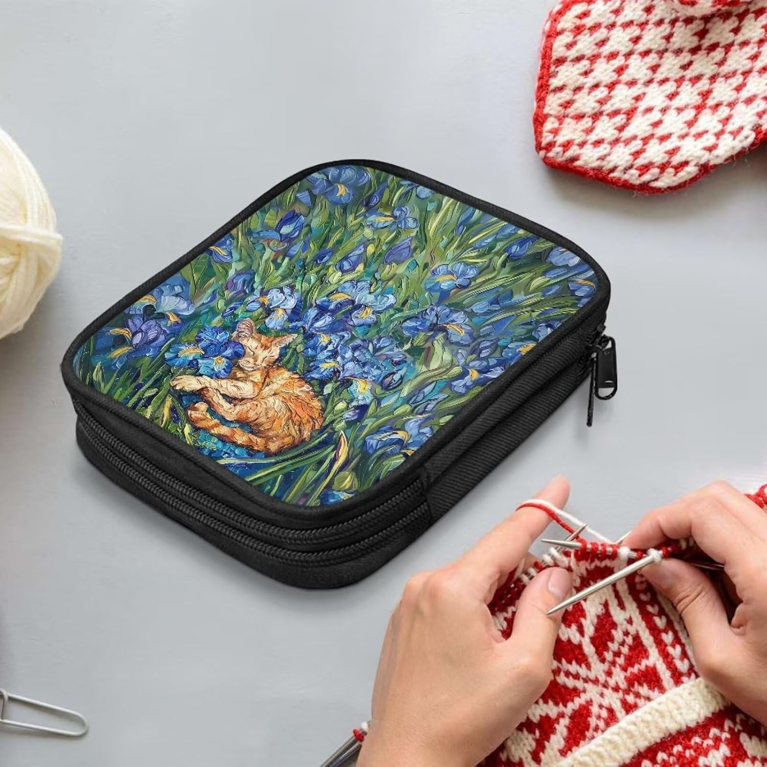 Irise Cat Crochet Hook Case Portable Crochet Storage Organizer with Web Pockets Knitting Needle Case for Airports and Parks