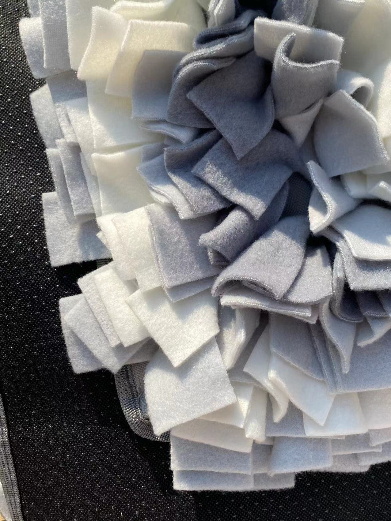 Alfombrilla Cuadrada Gris Claro 50x50cm - Resistente y Fácil de Limpiar - Para Alimentación Lenta, Forraje y Olfateo de Perros