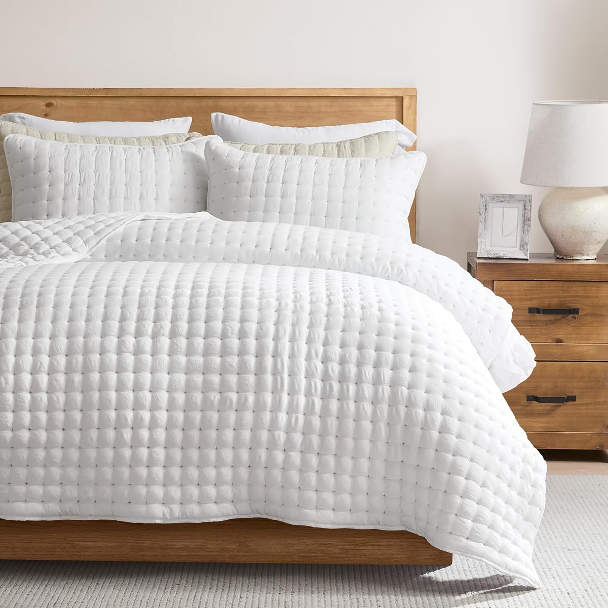 White Queen Size Quilt Bedding Sets with Pillow Shams, Lightweight Soft Bedspread Coverlet, Quilted Blanket Thin Comforter Bed Cover, All Season Summer Spring, 3 Pieces, 90x90 inches