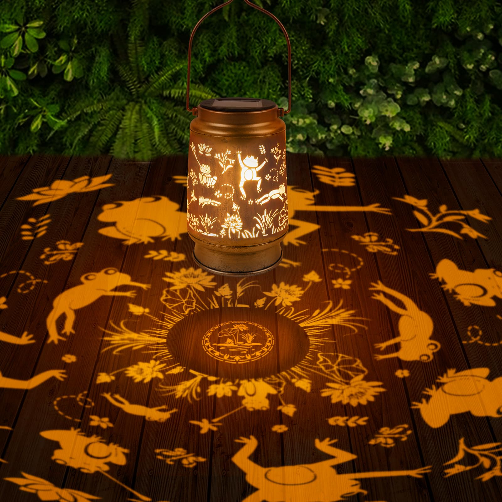 Frog Hanging Solar Lanterns Outdoor Waterproof, Frog Gifts for Women Mom Grandma, Garden Decorative Metal Lights for Patio Porch Yard Lawn Decor