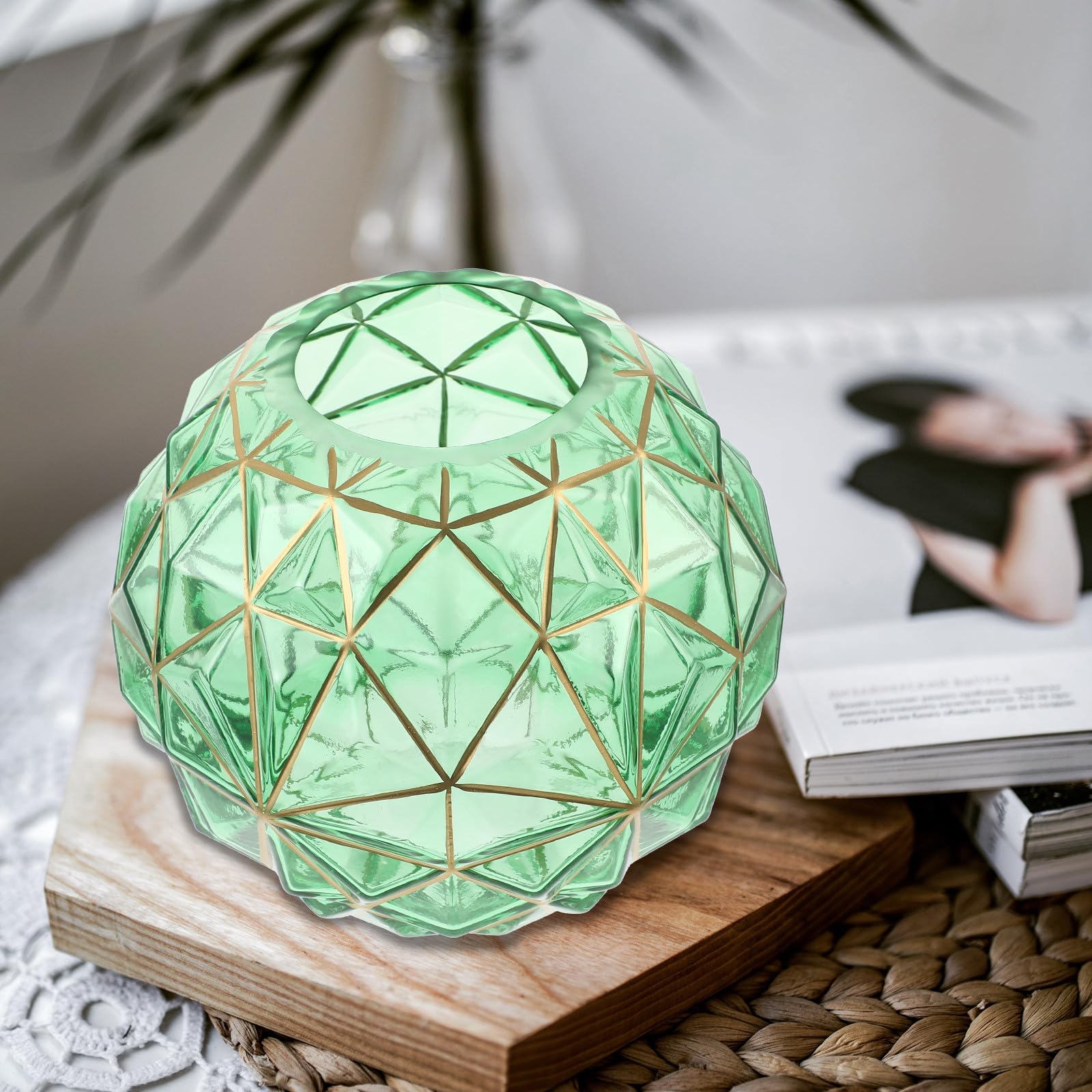 Vaso di Fiori in Vetro Verde, Raffinato e Distinto per Tulipani e Rose | Design Semplice e Unico, per Soggiorno e Hotel, Decorazione Contemporanea, Centrotavola, Stile Nordico