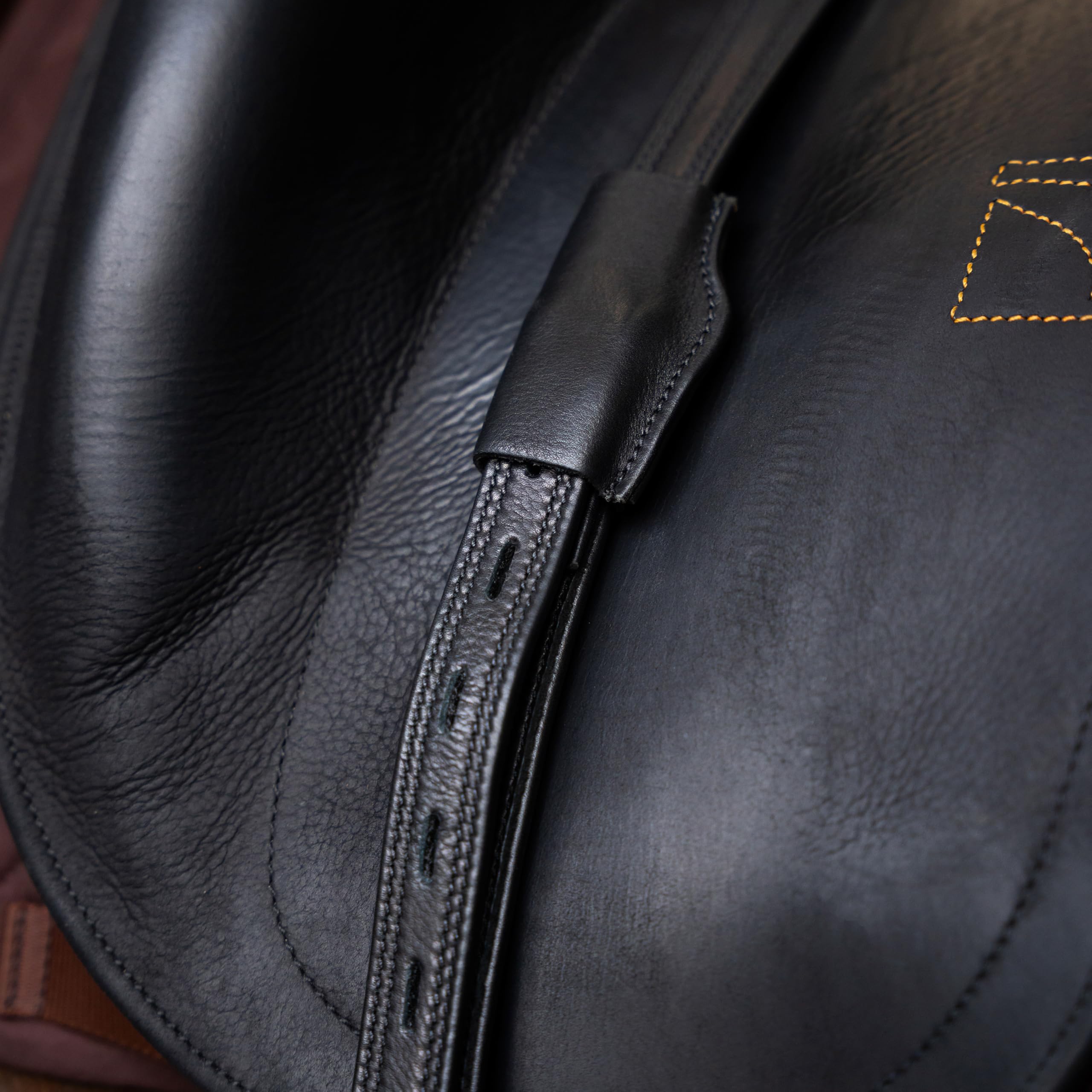 Imperial Riding Steigbügelriemen IRH Monoleaf mit Nylonkern, Leder-Steigbügelriemen für Monoblatt-Sättel, Schwarz, 60cm