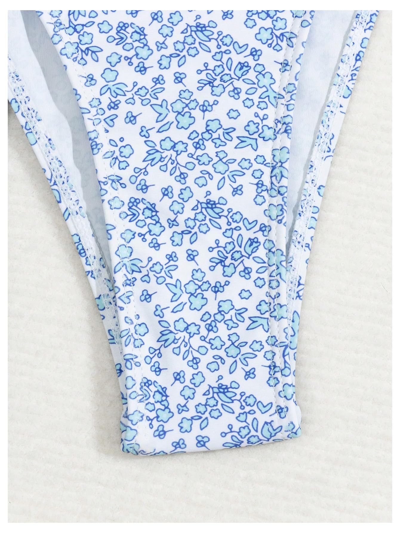 Conjunto de bikini de 3 piezas con estampado floral y cuello en V y dobladillo con volantes, traje de baño con falda de playa cruzada, azul y blanco, talla XL
