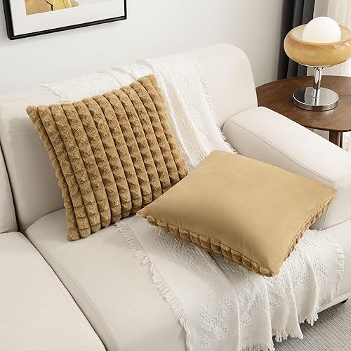 Miniatura 4 de FUTEI Juego de 2 fundas de almohada decorativas color camello de 24 x 24 pulgadas, fundas de cojín cuadradas europeas, suave y esponjosa piel de