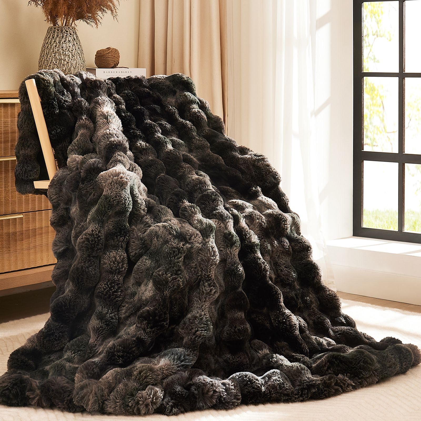 L'AGRATY Faux Rabbit Fur Blanket: 100x150cm Luxury Soft Fluffy Fur Throw โ image 1