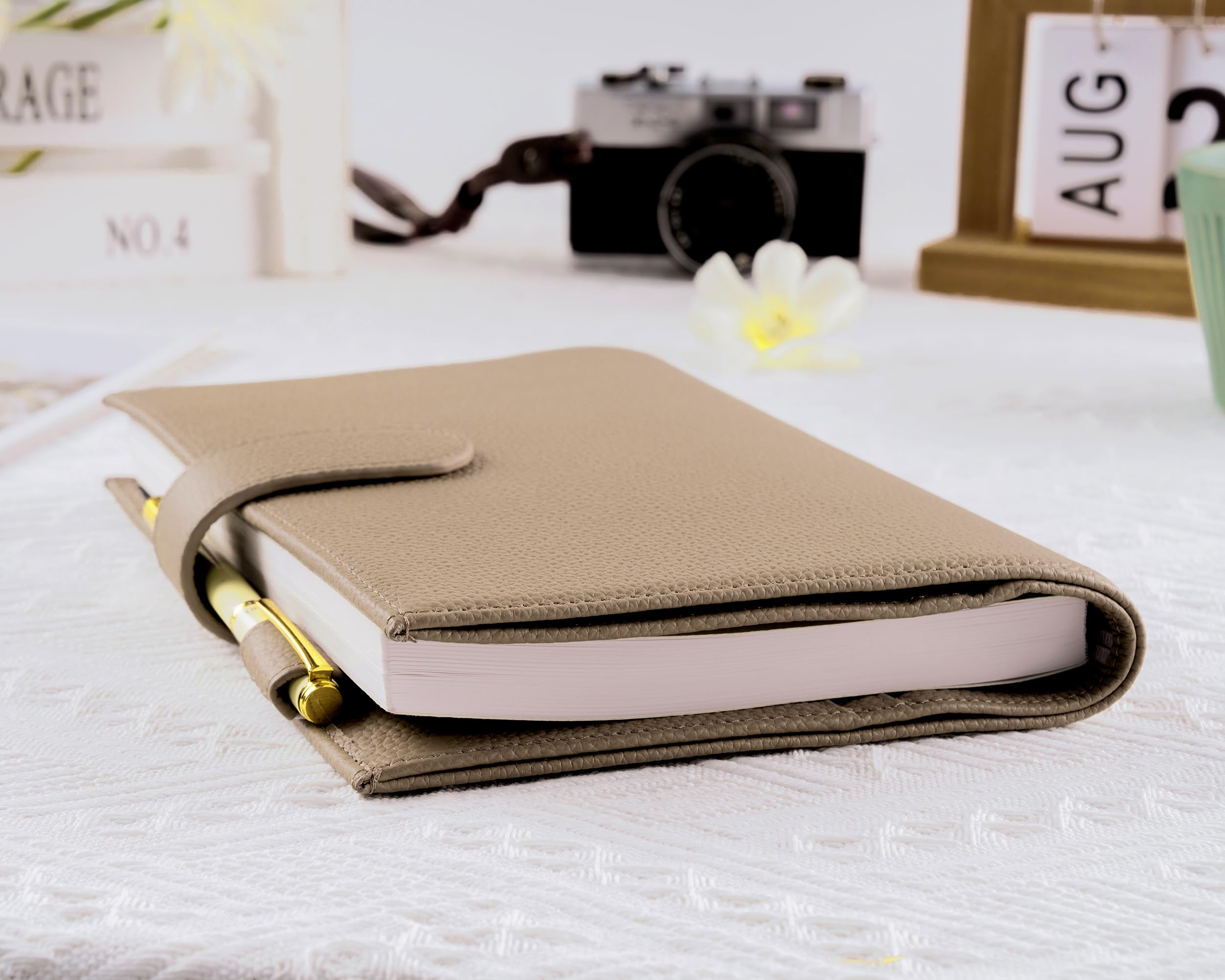 Ox Knight - Funda de cuero A5 para planificador, compatible con Hobonichi Cousin, Stalogy, Midori o Leuchtturm1917, portabolígrafo, ranuras para tarjetas, bolsillo trasero y marcadores (gris pardo)