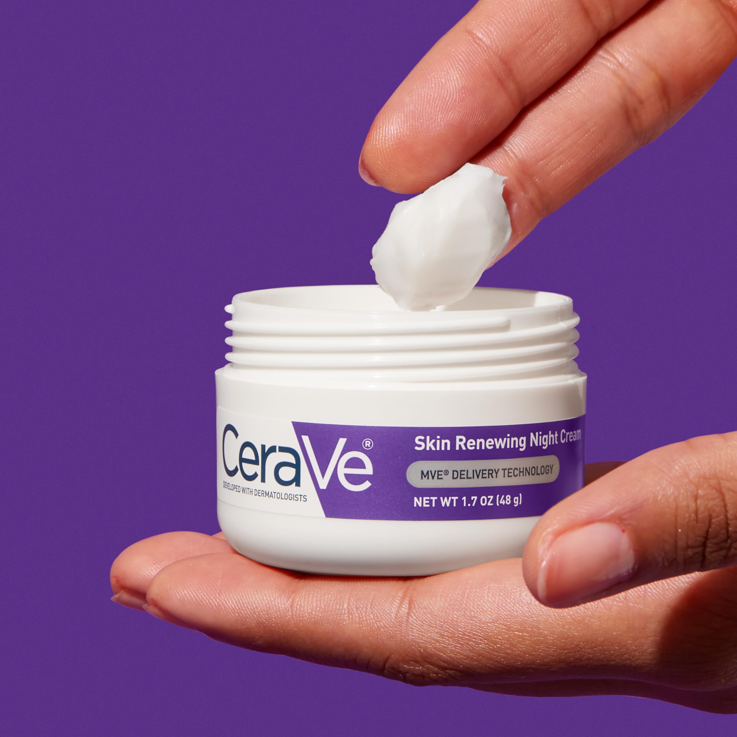 CeraVe Skin Renewing Crema Viso Peptidi, Per Pelle con i Primi Segni dell'Età, Pelle più Idratata, Elastica e Tonica, Con Complesso di Peptidi, 3 Ceramidi Essenziali e Niacinamide, 48g