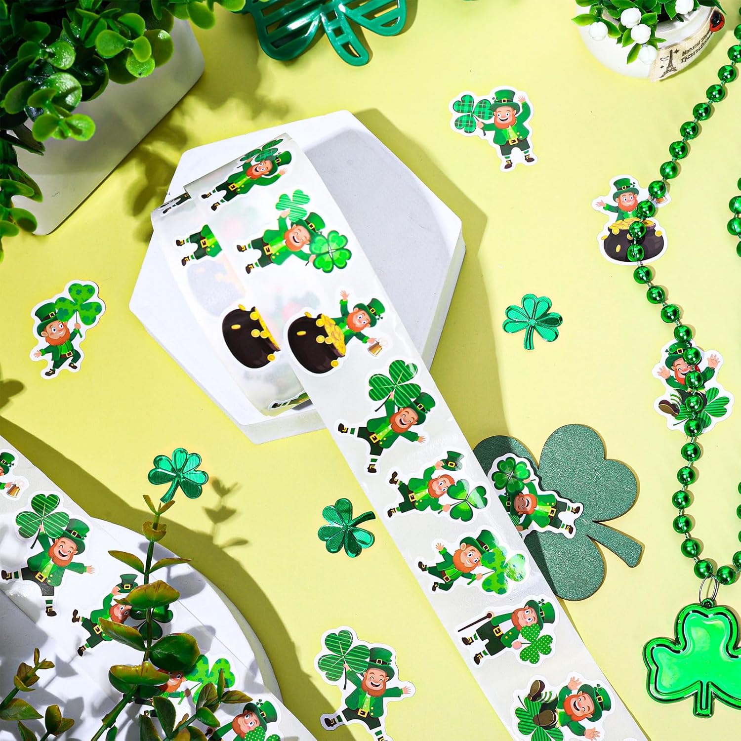 Whaline 1000 Pcs St. Patrick's Day Stickers Roll Cartoon Leprechaun Shamrock Clover Self-Adhesive Sticker Decals for Scrapbook Journal Decor Irish Holiday Party, 8 Designs