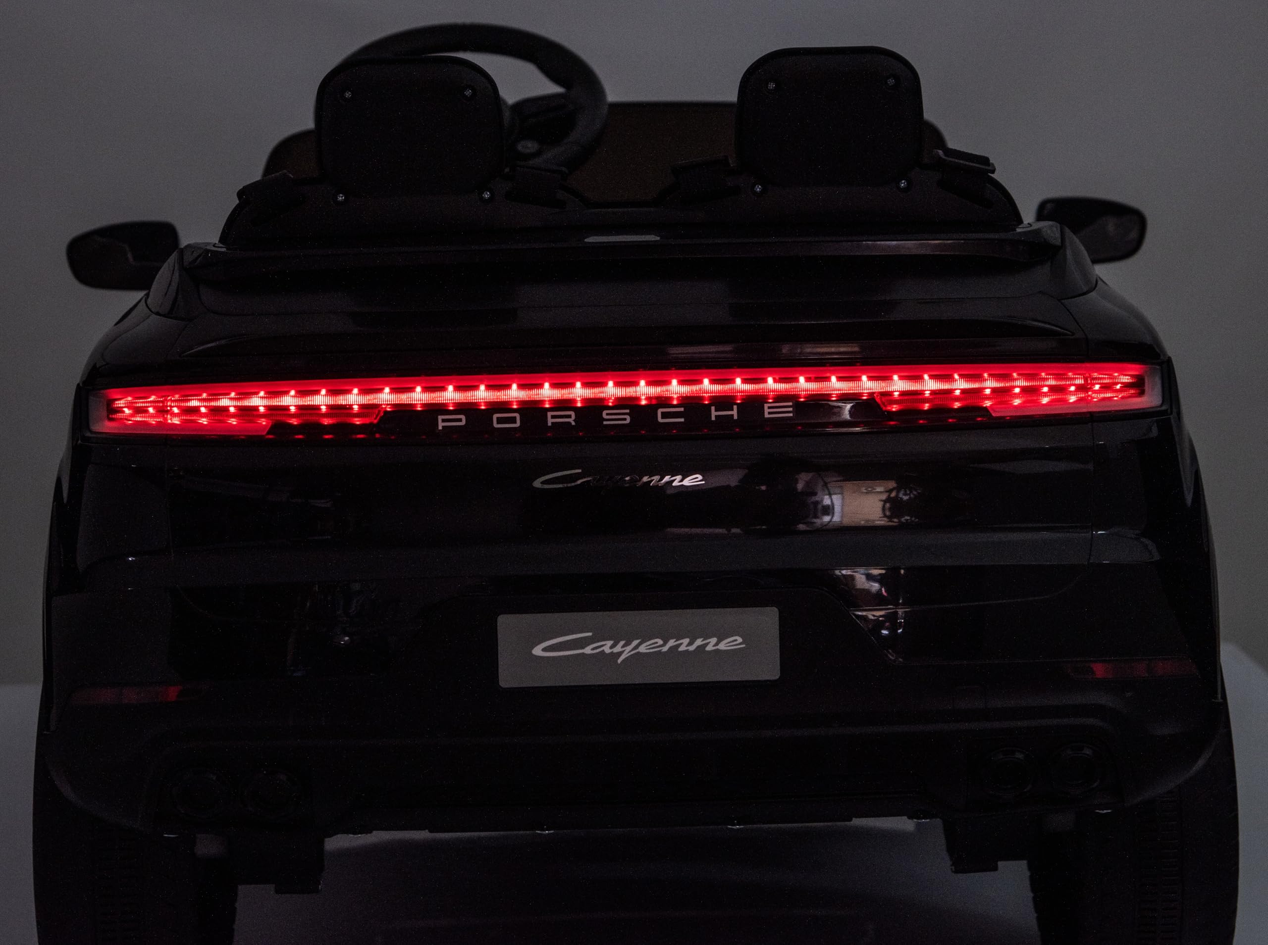 Porsche Cayenne 24V Maxi SUV Elettrico per Bambini 2 Posti Macchina Elettrica con Telecomando Due Cinture a 3 Punti Luci LED Bluetooth Carico Massimo 60 Kg (Nero)