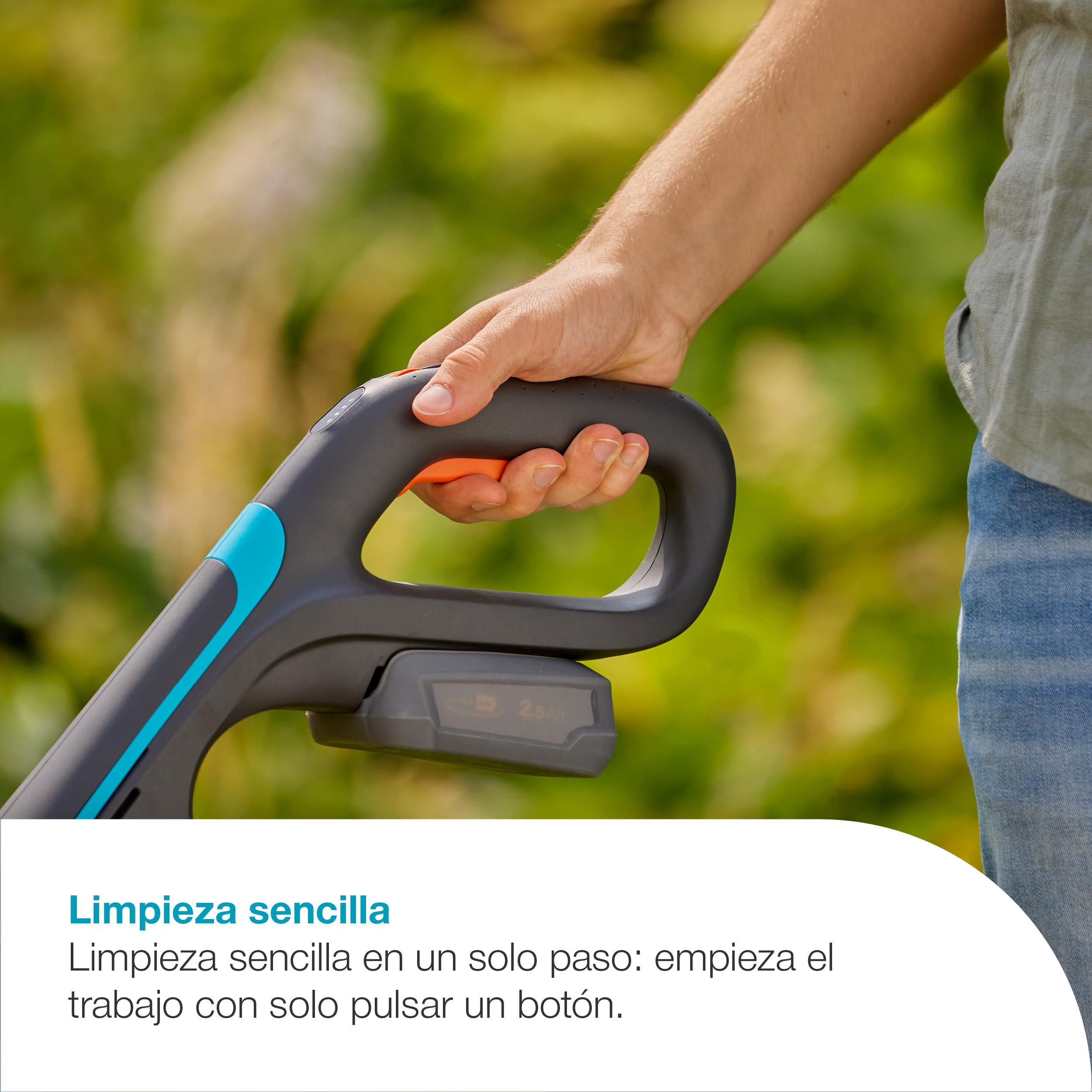 Gardena Multi limpiador AquaBrush Universal a batería 04/18V P4A Set listo para usar: Exterior, Superficie universal, Cepillo de perfilado, Funcionamiento con un solo toque, Sin cable (14842-20)