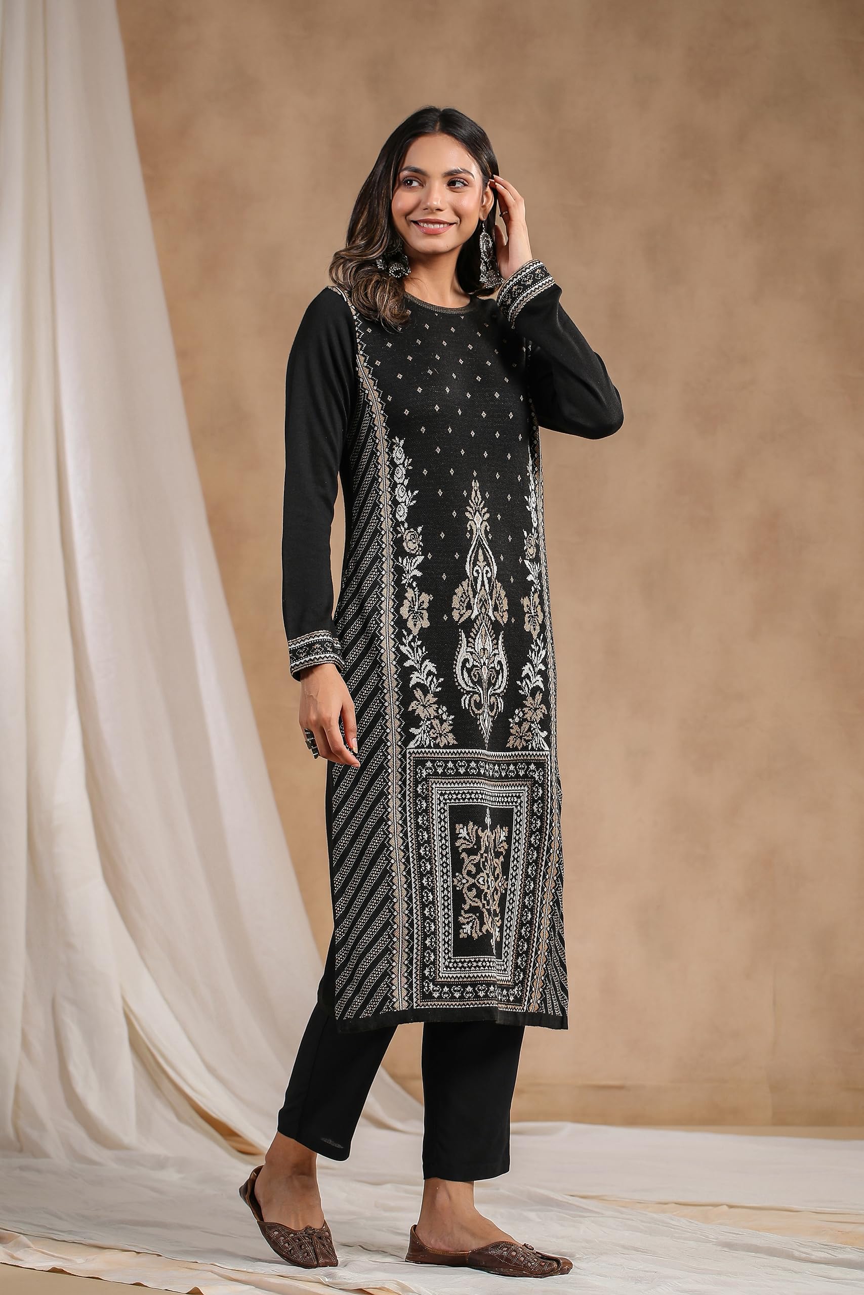 Ishin Women's Black Jacquard Style Ethnic Motifs Straight Winterwear Kurta