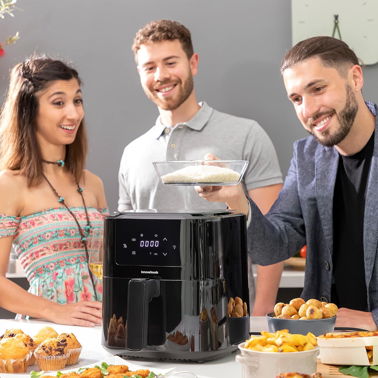 InnovaGoods® Friggitrice senza olio 5L, aria fryer 1500 W con +100 ricette in spagnolo, friggitrice aria con bilancia integrata, 8 programmi, touch screen, finestra, timer e flusso daria a 360° InnovaGoods® Friggitrice senza olio 5L, aria fryer 1500 W con +100 ricette in spagnolo, friggitrice aria con bilancia integrata, 8 programmi, touch screen, finestra, timer e flusso daria a 360°