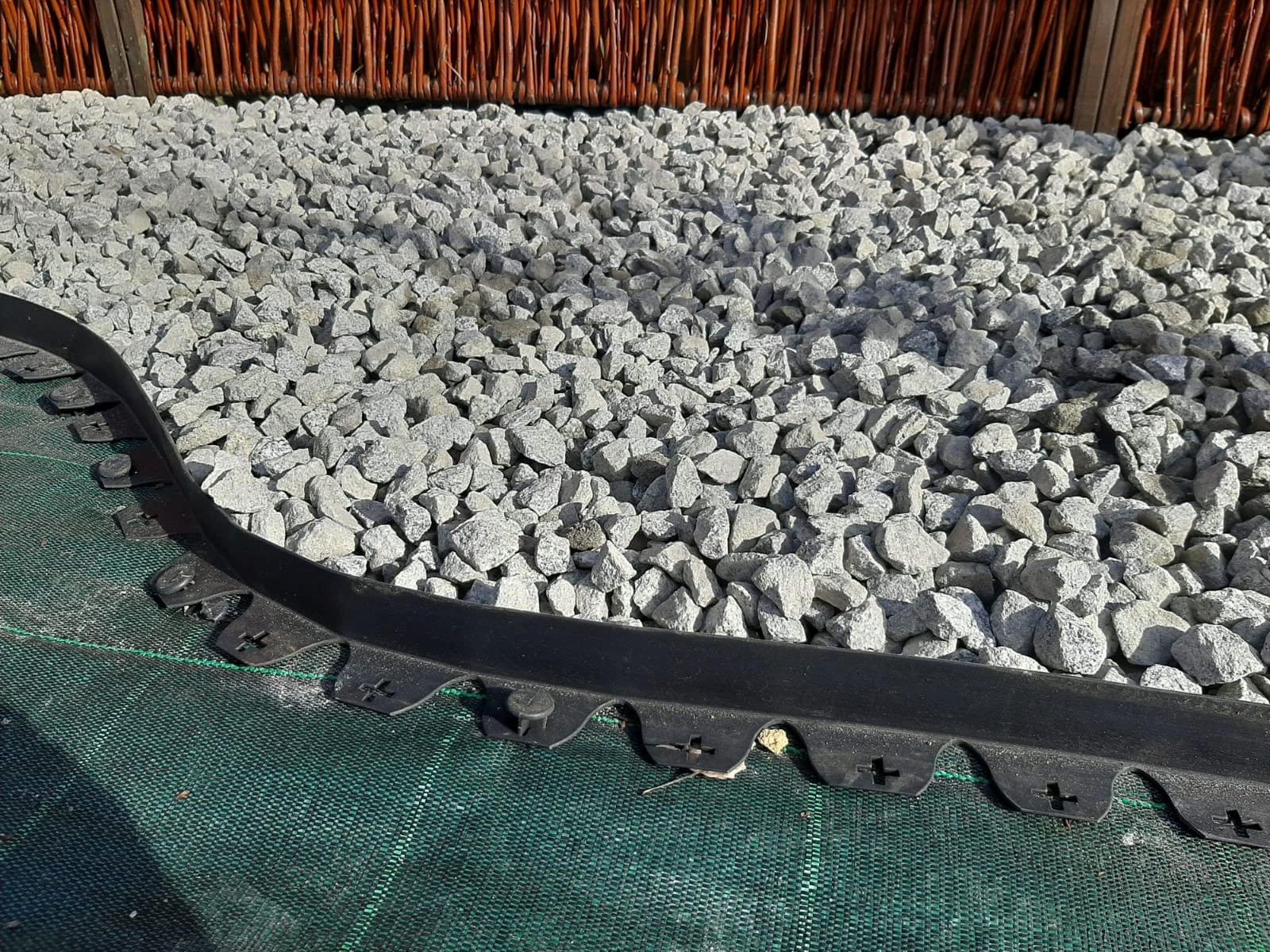 160 m² (100m x 1,6m) Zielona Agrowłóknina Ogrodowa Przeciw Chwastom - Agrotkanina 100g/m² - Wysoka Stabilizacja UV - Mata Ściółkująca Przepuszczająca Wodę