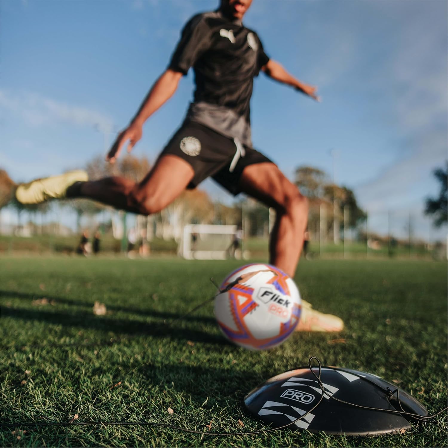 Flick PRO Size 5 Soccer Return Ball - Heavy Weight Base and Elasticated bunjee - Soccer Ball Returns to You Every time - Soccer Training Equipment
