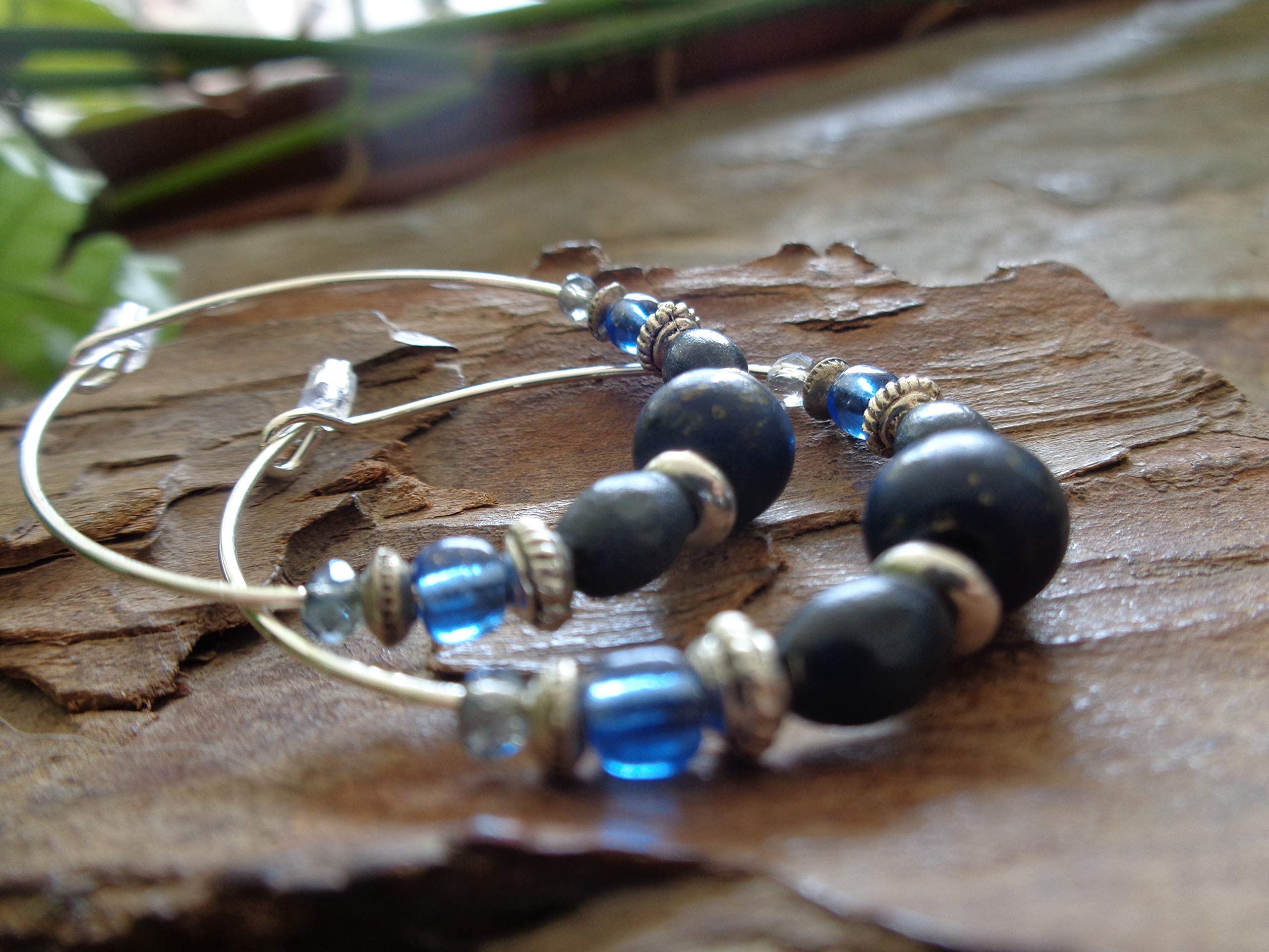 ⊹⊱✿ JEANS BLUE CRYSTAL - GLASS - WOOD HOOP ✿⊰⊹ boucles d'oreilles uniques et légères faites d'un grand mélange de matières en bleu