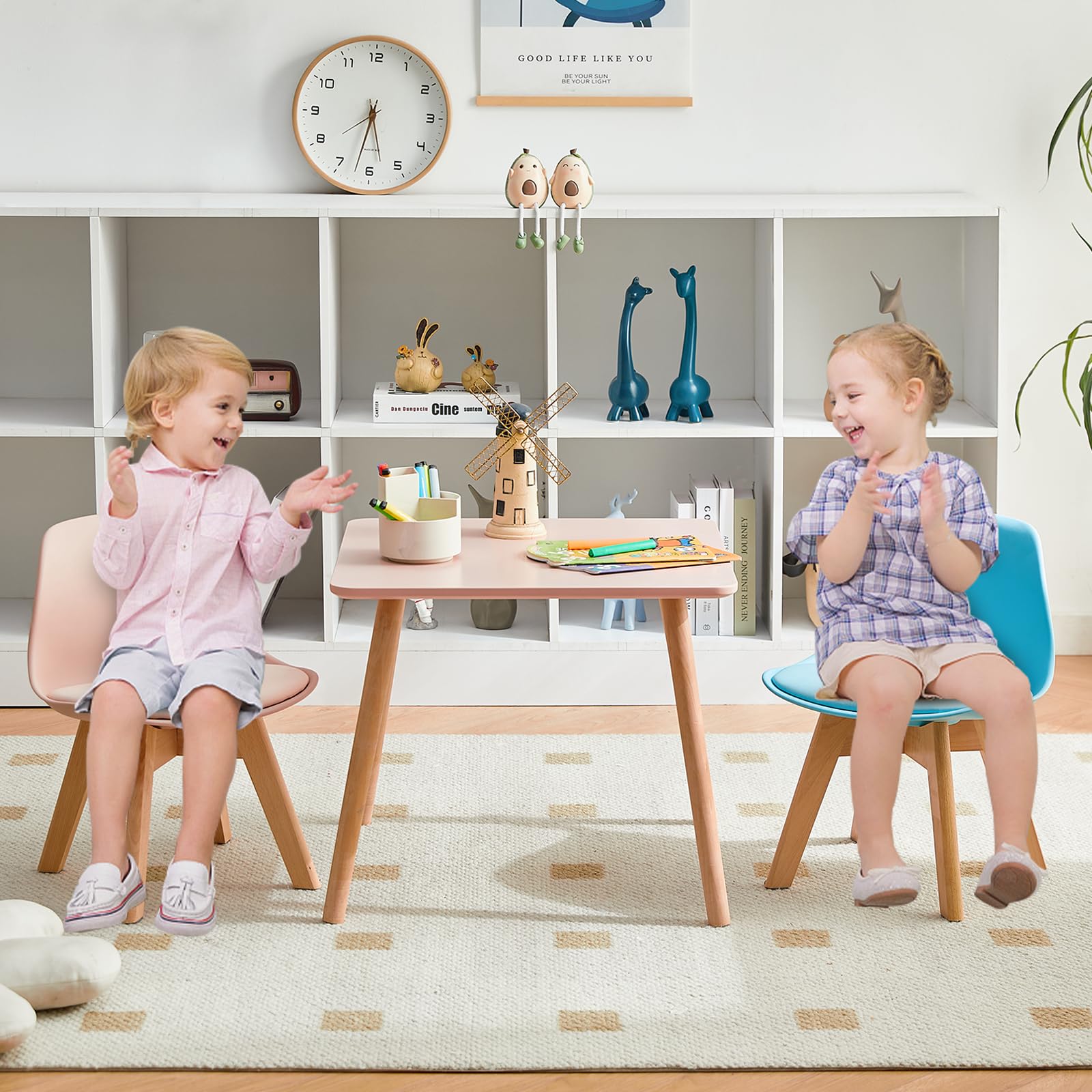 Kindertisch mit 2 Stühlen, Kindersitzgruppe, aus FSC nachhaltigem massivem Buchenholz, 1 bis 6 Jahre Kinder, Kindermöbel für Kinderzimmer, Kindergärten, rosa