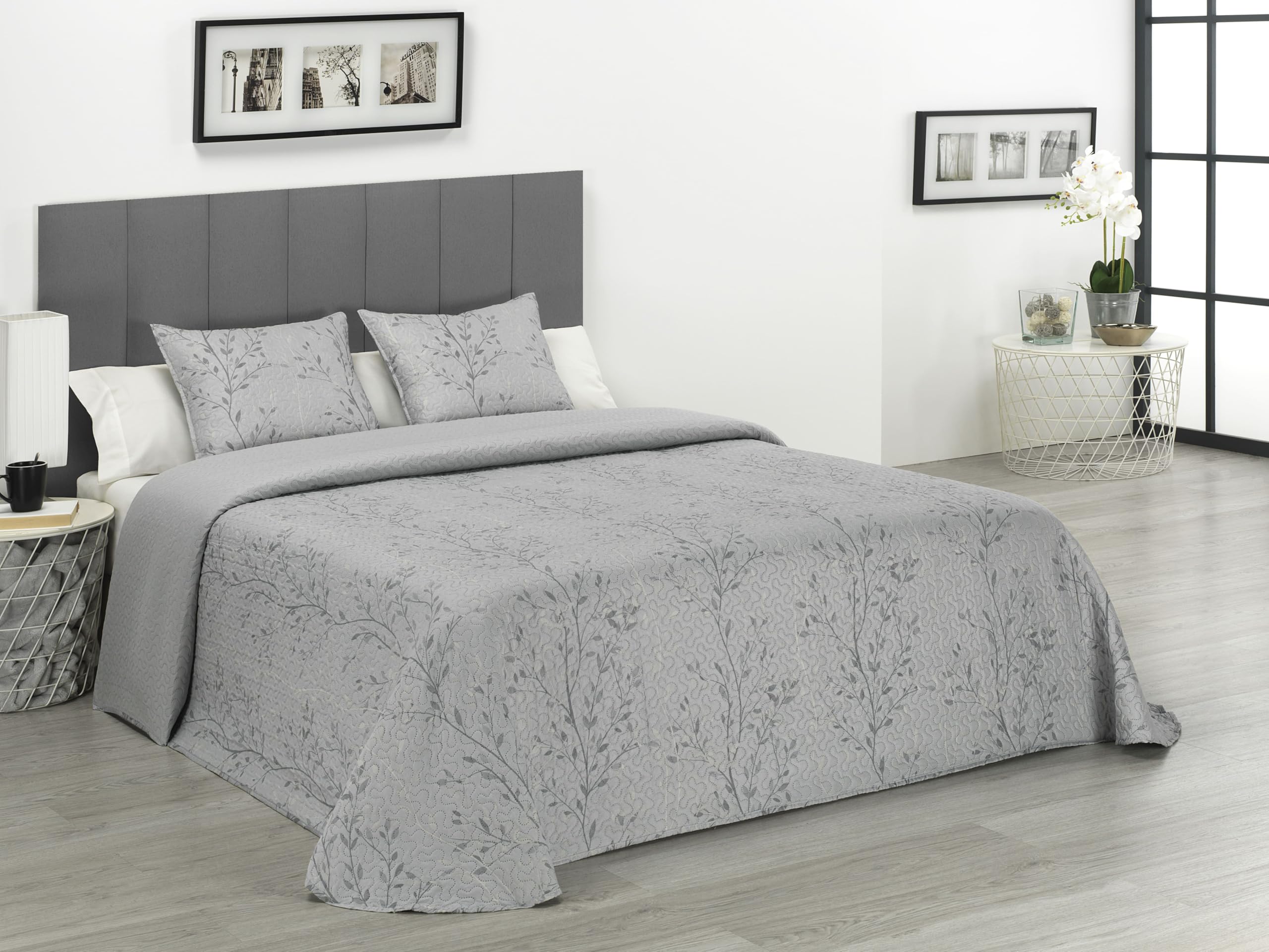 Donegal Collections Colcha Cama 150 - Colcha Bouti Cama 150/160 Estampada Reversible + 2 Cojines Nute - Colcha Verano/Primavera - Acolchado Fino - Microfibra Extrasuave - Cubre Cama Multiusos