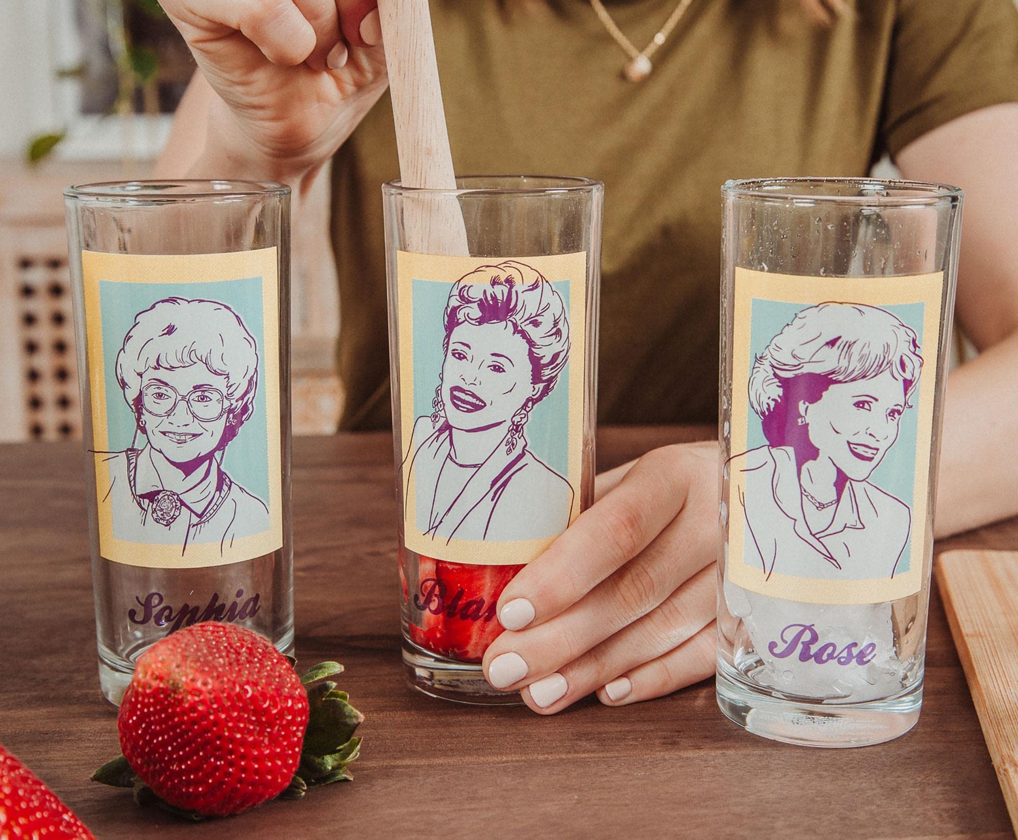Amazon.com | Silver Buffalo The Golden Girls 10-Ounce Tumbler Glasses, Set  of 4 | Home Barware For Liquor and Beverages, Cute Kitchen Decor Essentials  | Nostalgic '80s Comedy TV Show Gifts and