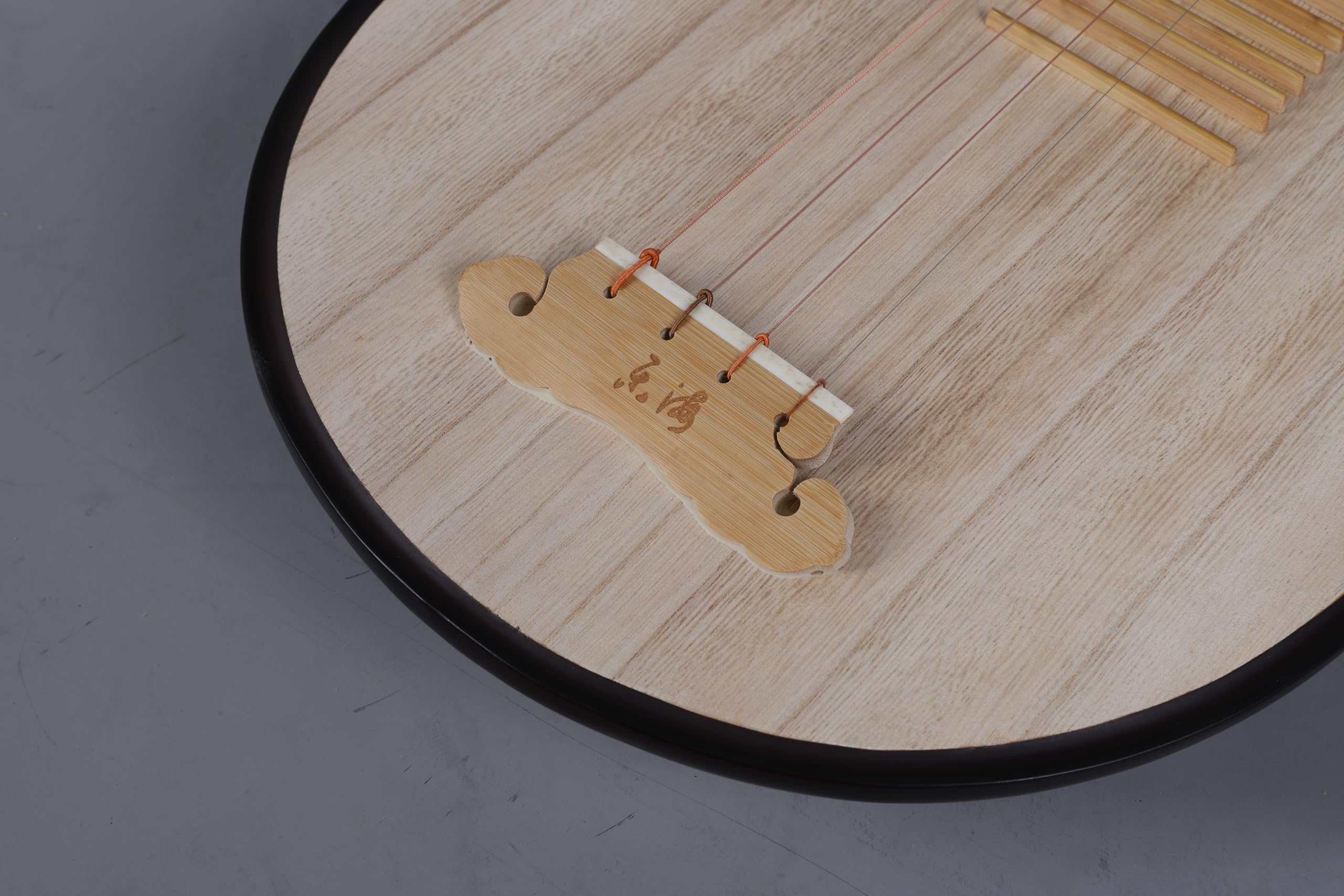 LANDTOM Professionelle chinesische Lute aus Hartholz, traditionelles nationales Saiteninstrument PiPa (Erwachsene)