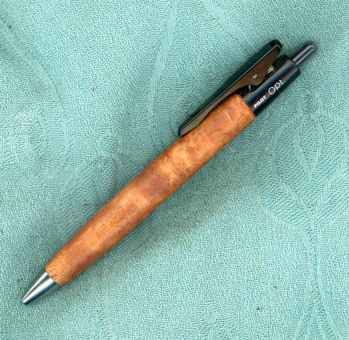 パイロットボールペン，ノック式花梨瘤軸、カスタム、ウッドグリップ