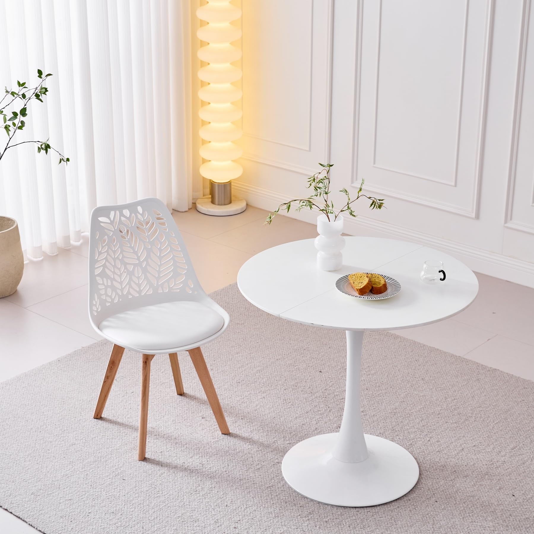 GrandCA HOME Juego de 4 sillas de Comedor de Estilo nórdico, Silla de Cocina tapizada, Silla de salón, Patas de Madera de Haya, Respaldo Calado, para Cocina, salón y Comedor - Blanco