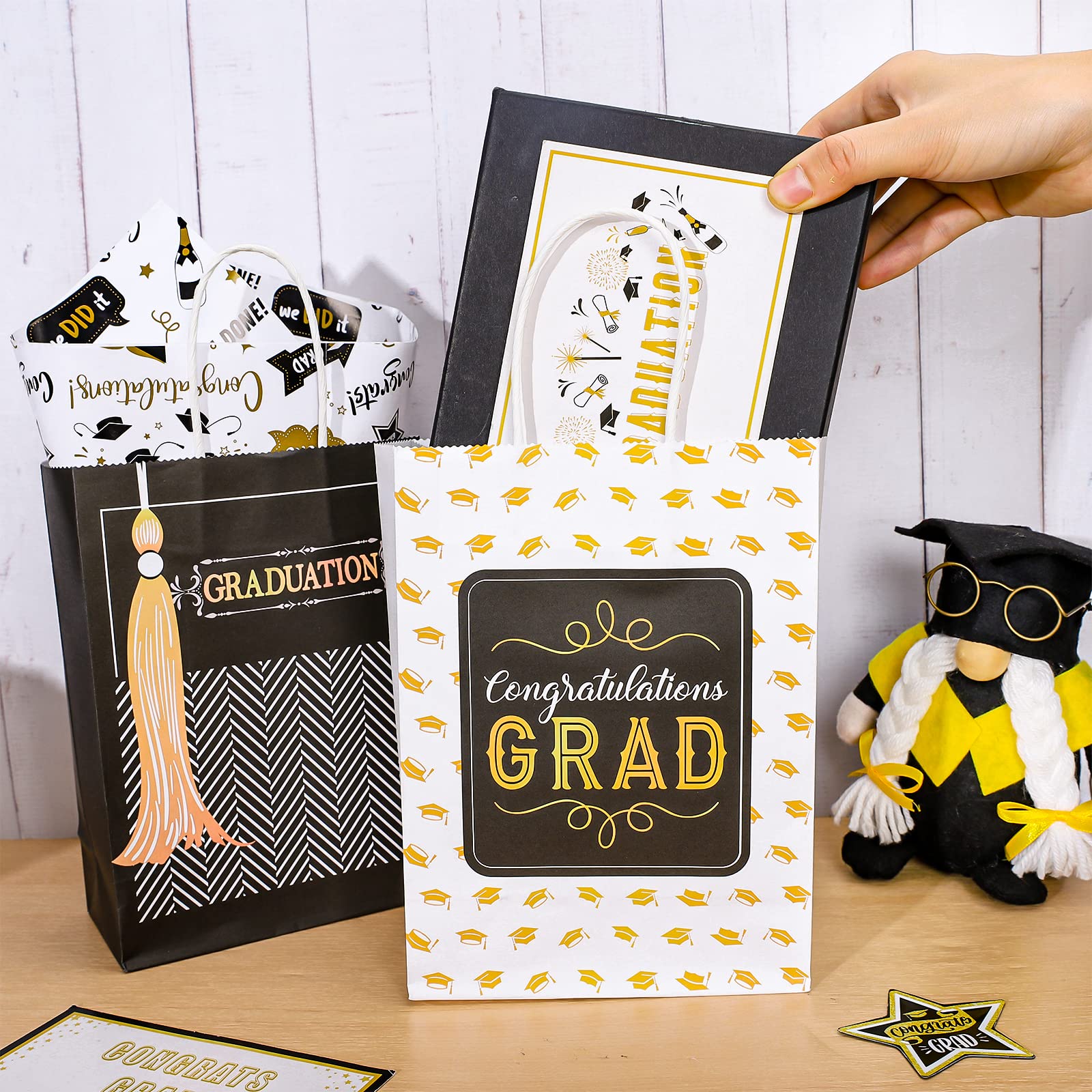 Fuyoooo 100 Pcs Graduation Party Favor Bags - 'One Smart Cookie' Kraft Paper Treat Bags With Stickers, 7.1 X 7.5 In