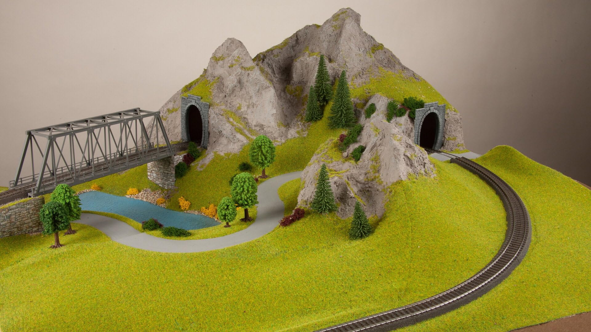 NOCH Start-Set „Modellbahn-Anlagenbau“, umfassendes Modellbahn Zubehör für den idealen Einstieg, geeignet für die Spurweite H0 | 60804