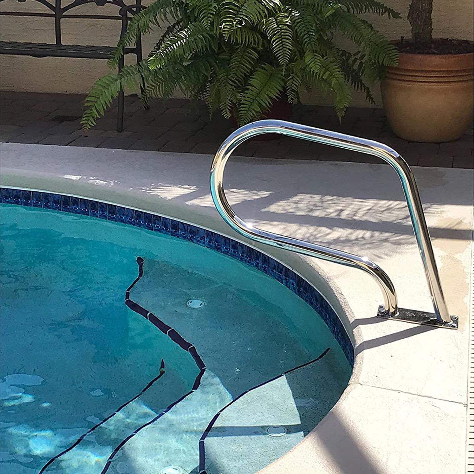 Barandilla de la piscina, 32x23Inch Inground Pool Rails, 330 LBS capacidad de carga, 304 de acero inoxidable piscina barandilla de la escalera con la cubierta de agarre y accesorios de montaje rápido