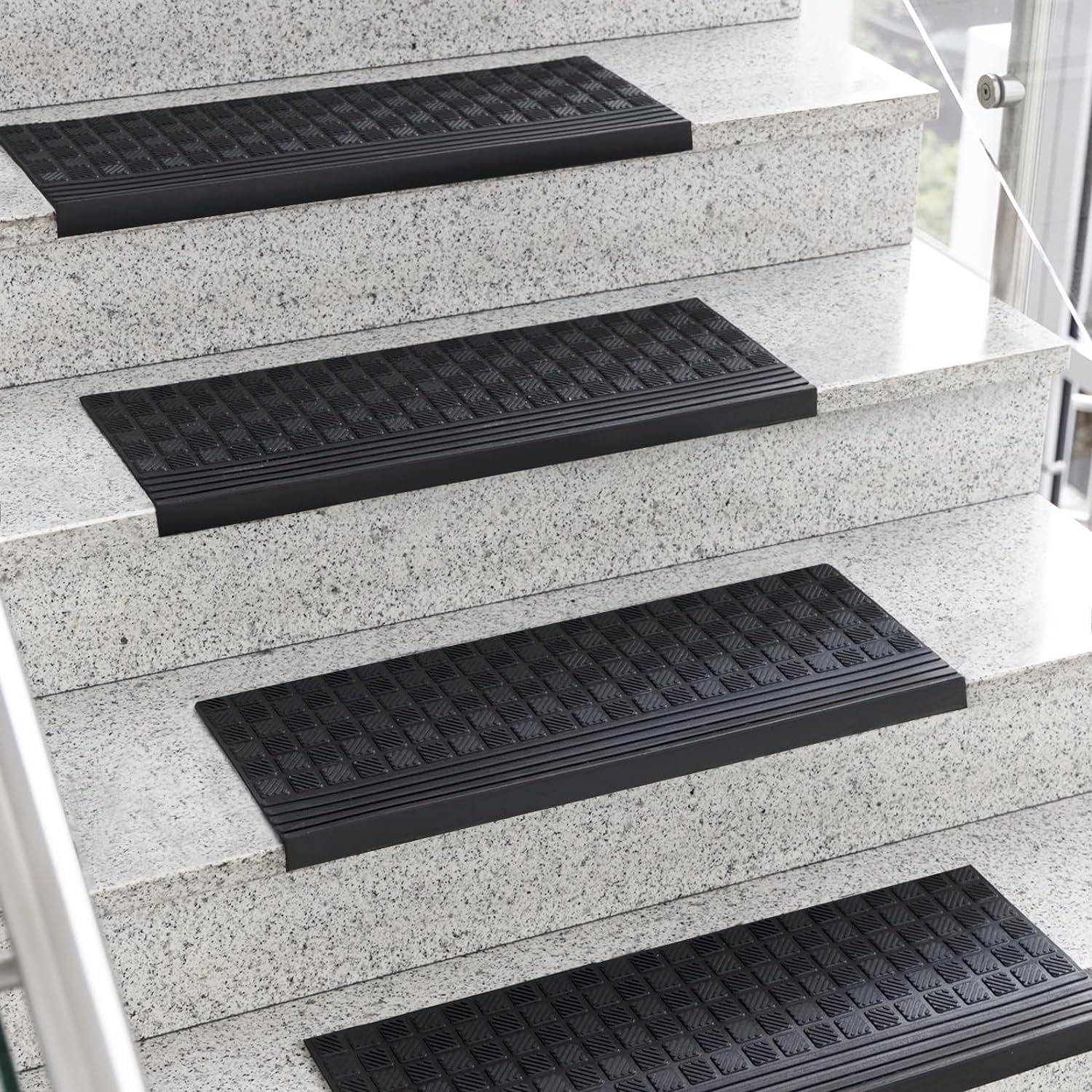 KARAT Tappetini per scale in gomma Diamond per esterni, gradini autoadesivi antiscivolo e resistenti alle intemperie UV, protezione per scale anti-inciampo (30 x 120 cm, 10 pezzi)