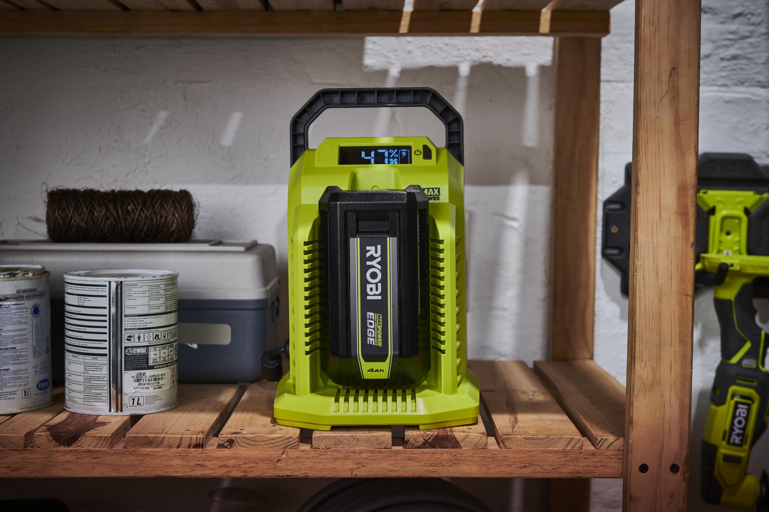RYOBI Chargeur Rapide 36V Max Power RY36C10A – Chargeur Lithium+ Intelligent, Compatible Toutes Batteries 36V, Recharge Optimisée pour Tondeuse, Souffleur, Tronçonneuse et Outils de Jardin