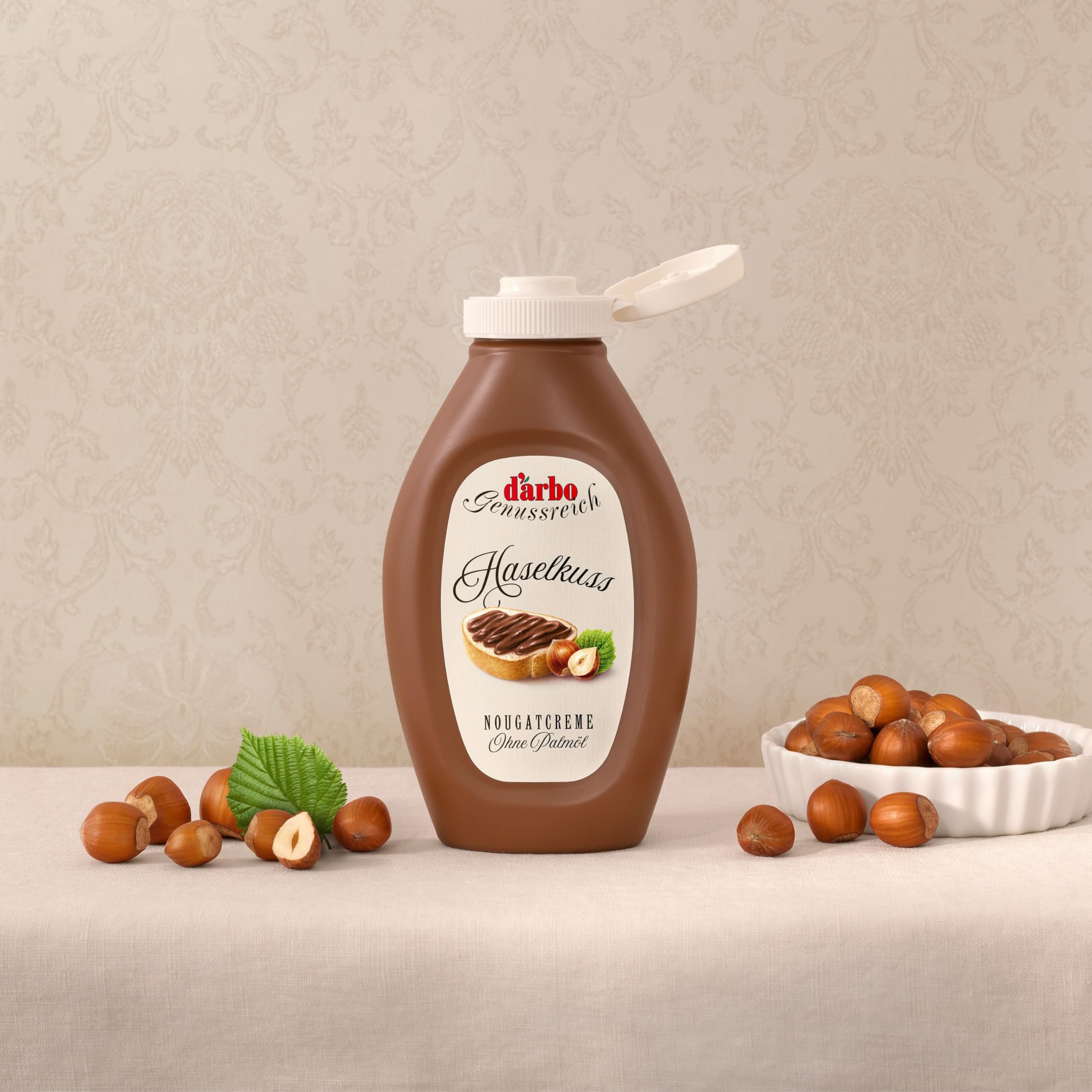 Darbo Haselkuss Nougatcreme | 6x320g Vorteilspack | Köstliche Haselnusscreme in praktischer Dosierflasche | Fein-cremige Konsistenz für Brot, Crêpes, Milchreis, Müsli, Kuchen & Eis