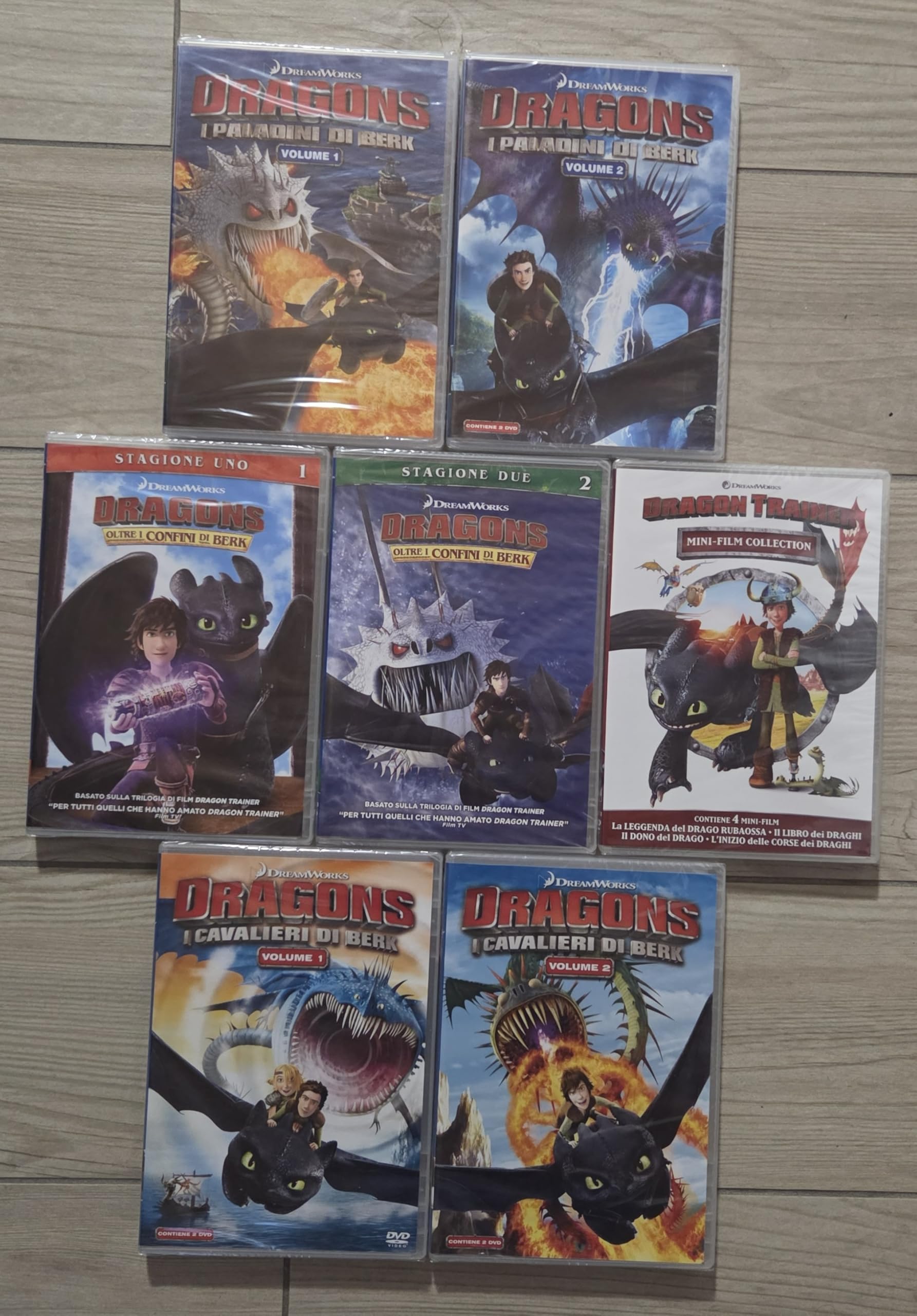 DRAGON TRAINER: Mini-Film Collection + I Paladini di Berk 1-2 + I Cavalieri di Berk 1-2 + Oltre i Confini di Berk 1-2 (7 Box)