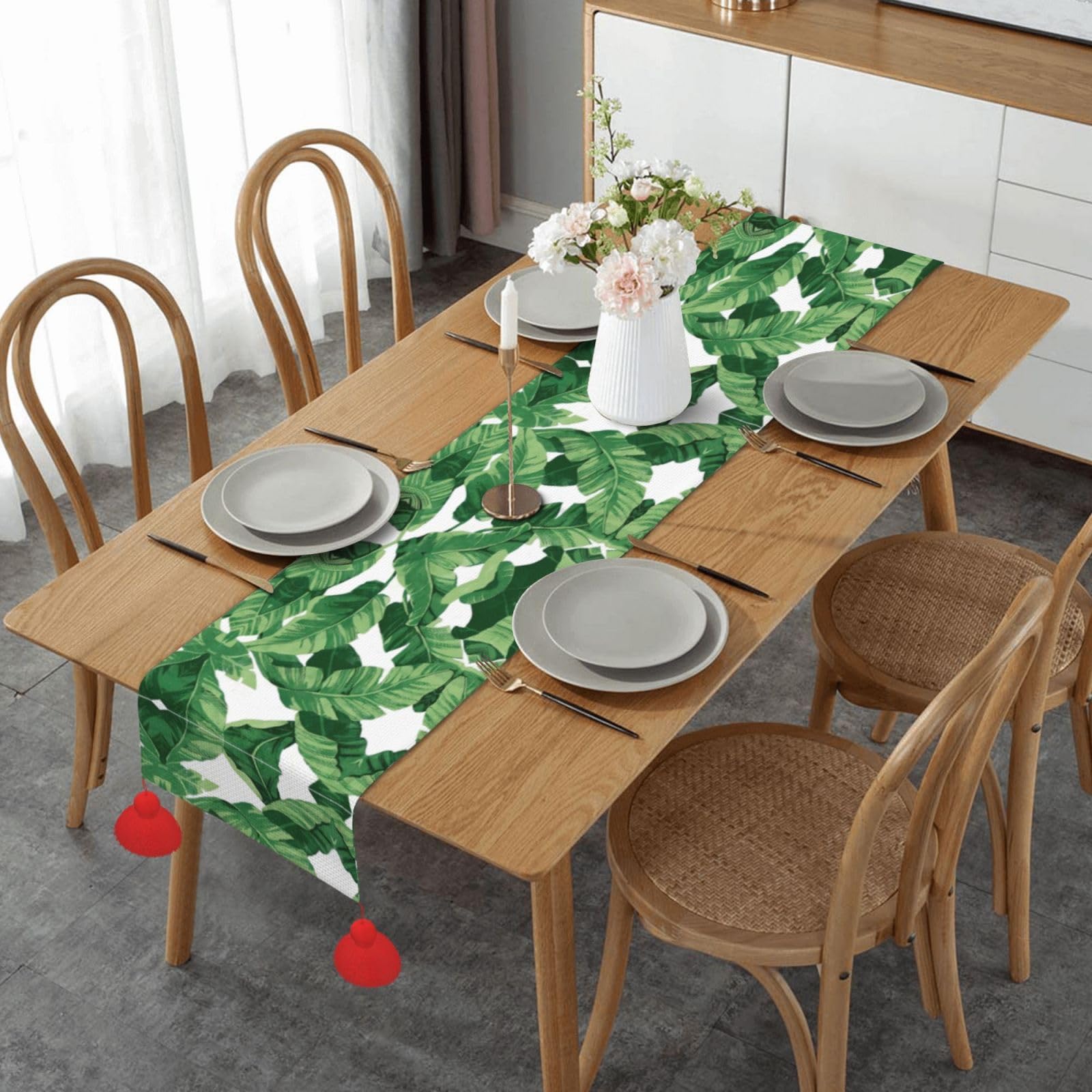 Chemin de table de qualité feuilles de palmier vertes à pompons