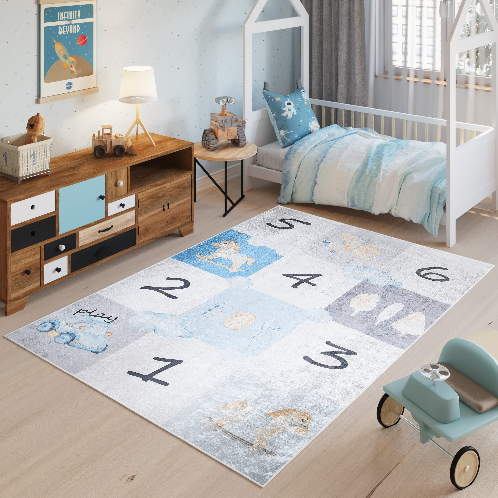 TAPISO Emma Alfombra Antideslizante de Habitación Infantil Juvenil Dormitorio de Niño Bebé Diseño Moderno Numeros Letras Crema Gris Azul Patrón Impreso Sin Pelo Suave 120 x 170 cm