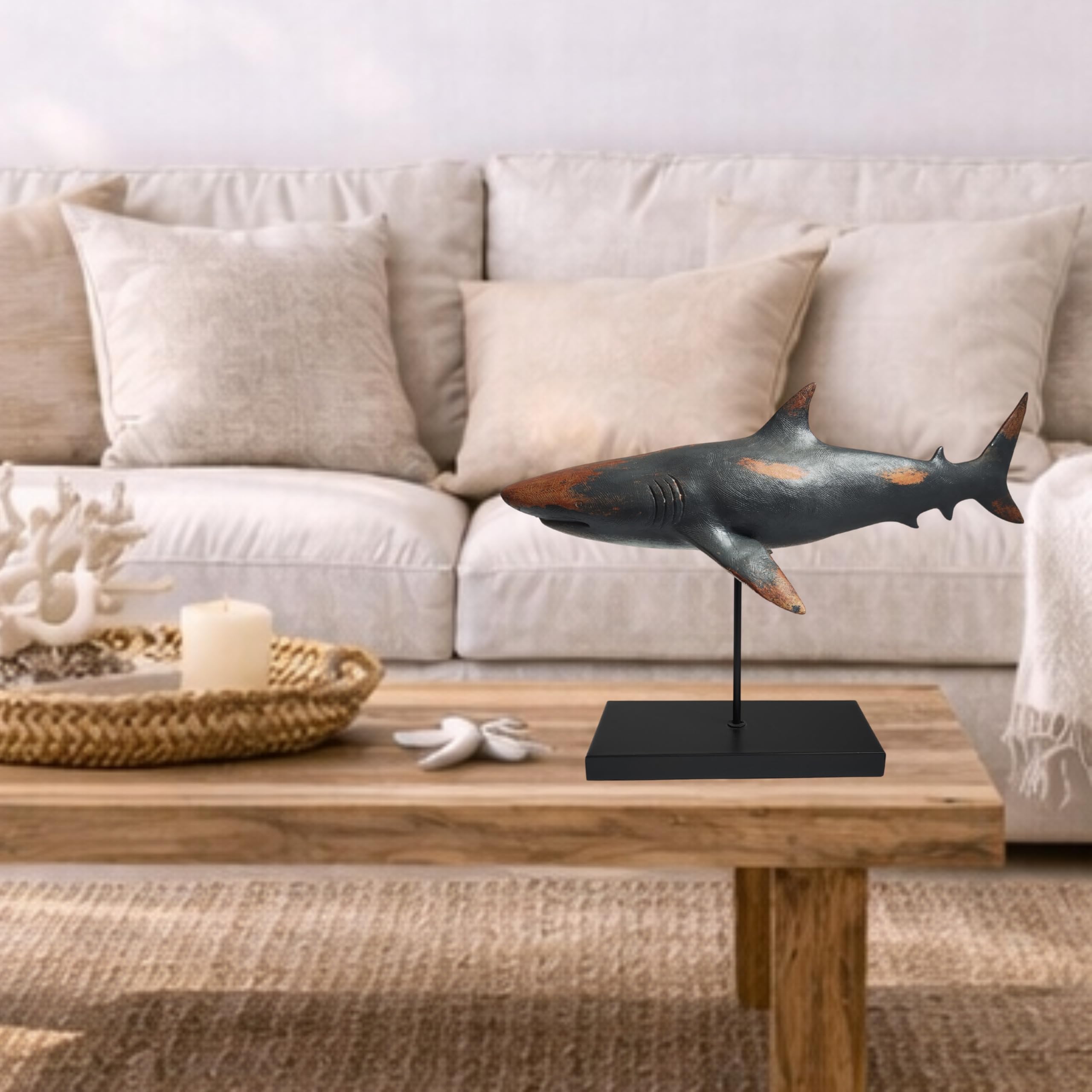 MichaelNoll Hai Haifisch Fisch Dekofigur Statue Skulptur Polyresin Modern - Maritime Deko für Wohnung in Holz-Optik - Dekoration für Wohnzimmer, Schlafzimmer oder Badezimmer - XXL 59x24x38,5 cm