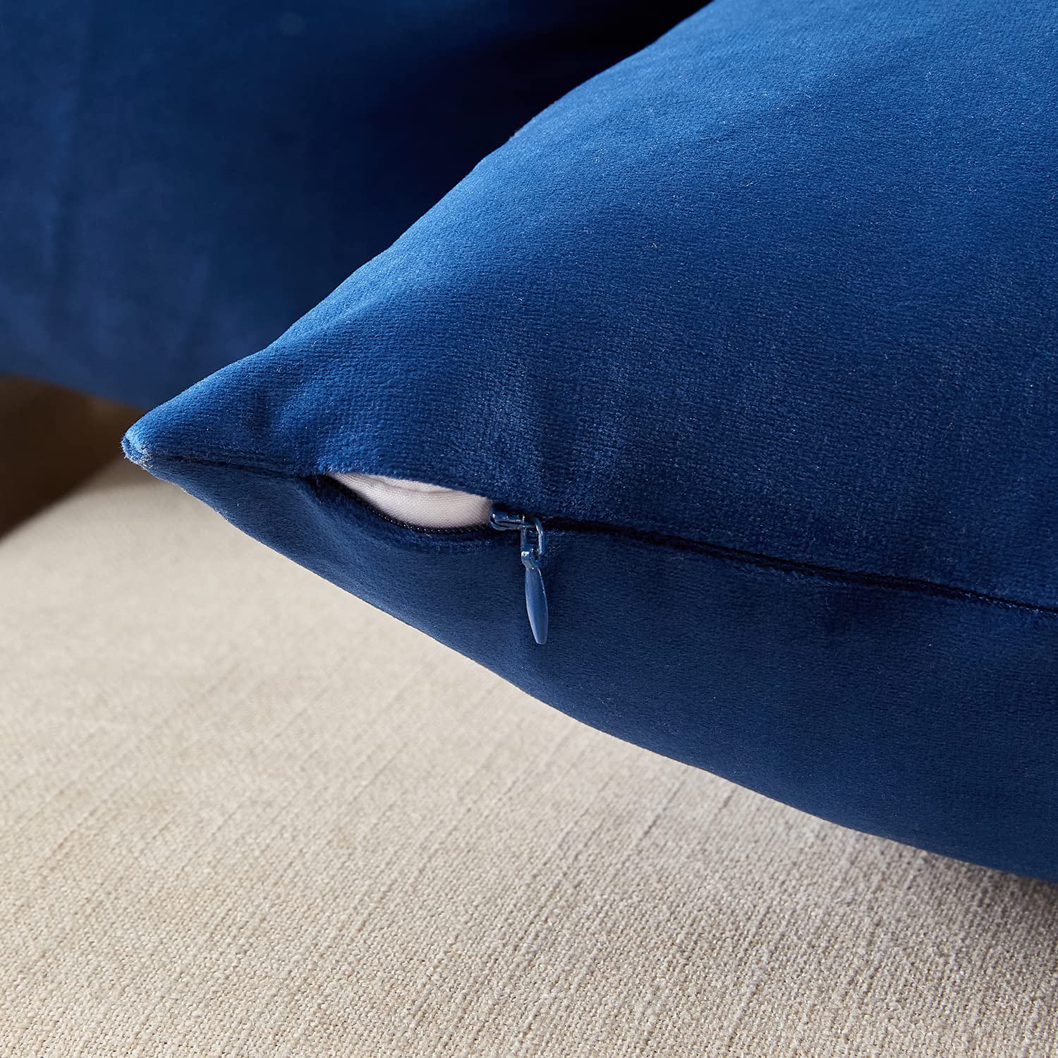 OYIMUA Fodera per Cuscino in Velluto Set di 2 Federe per Cuscini 50x50 Blu Rettangolare Decorativo Fodere per Cuscini Moderno per Divano Letto Sedia Camera da Letto Soggiorno Copricuscini