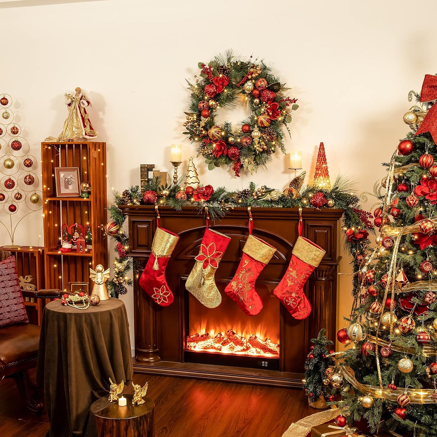 Valery Madelyn Lot de 2 chaussettes de Noël pour cadeaux et décorations de Noël, tissu de 53,3 cm, fleurs rouges et dorées brodées en peluche, ornement personnalisé à suspendre pour cheminée