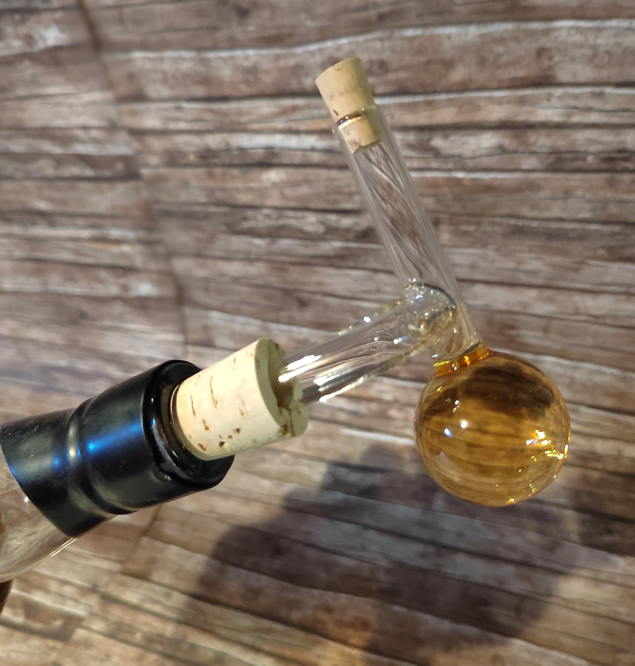 Jameson John irischer Whiskey + Glaskugelportionierer + Whisky Glas + 2 Kühlsteine im Smoking im Geschenk Karton Männergeschenke Whisky Genießer Set