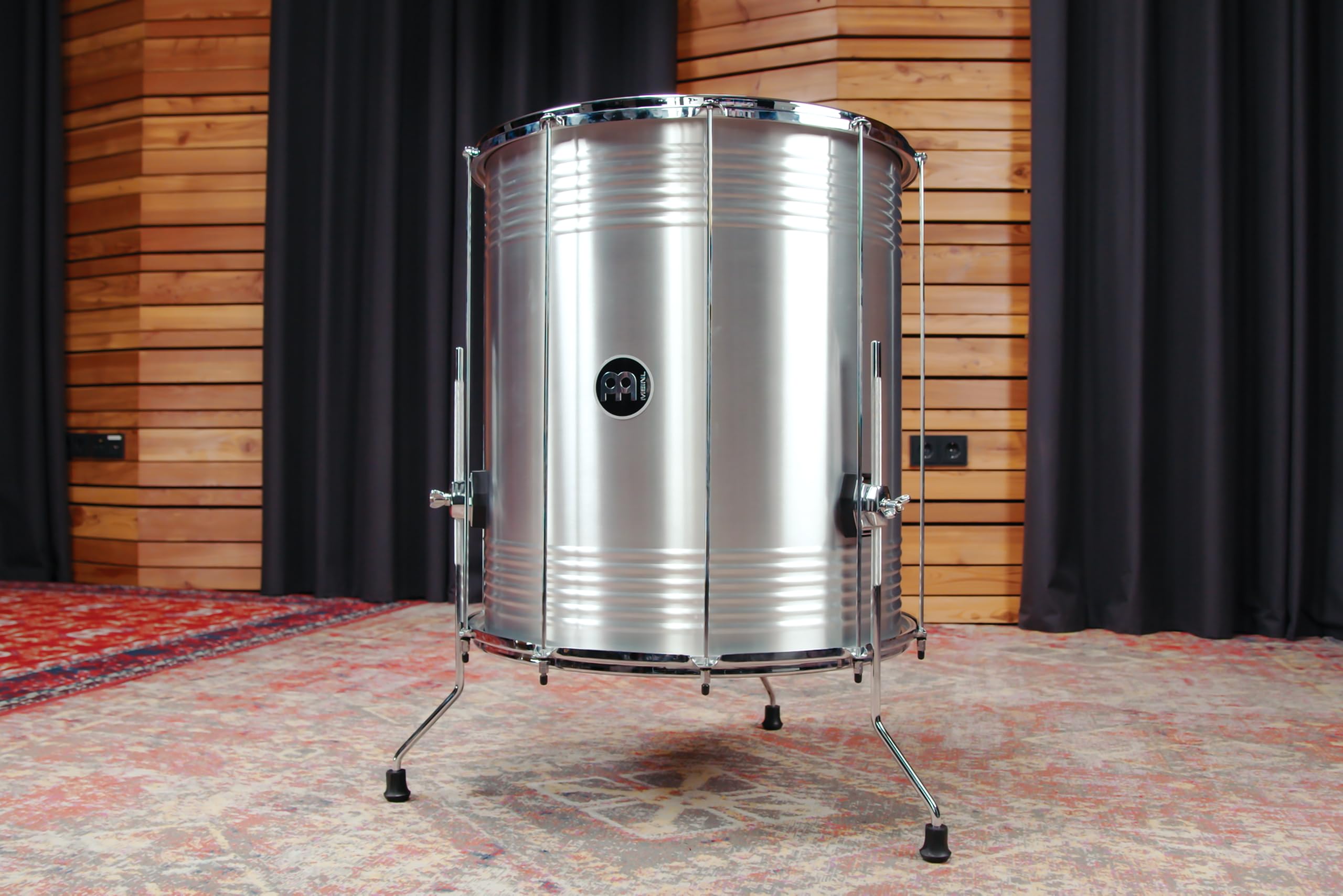 Meinl Percussion Traditional Aluminum Surdo – Tamburo Samba Molto Grande – Altezza Regolabile – 22-Pollici Diametro – 24-Pollici Altezza – Aluminum, Silver (SU22-L)