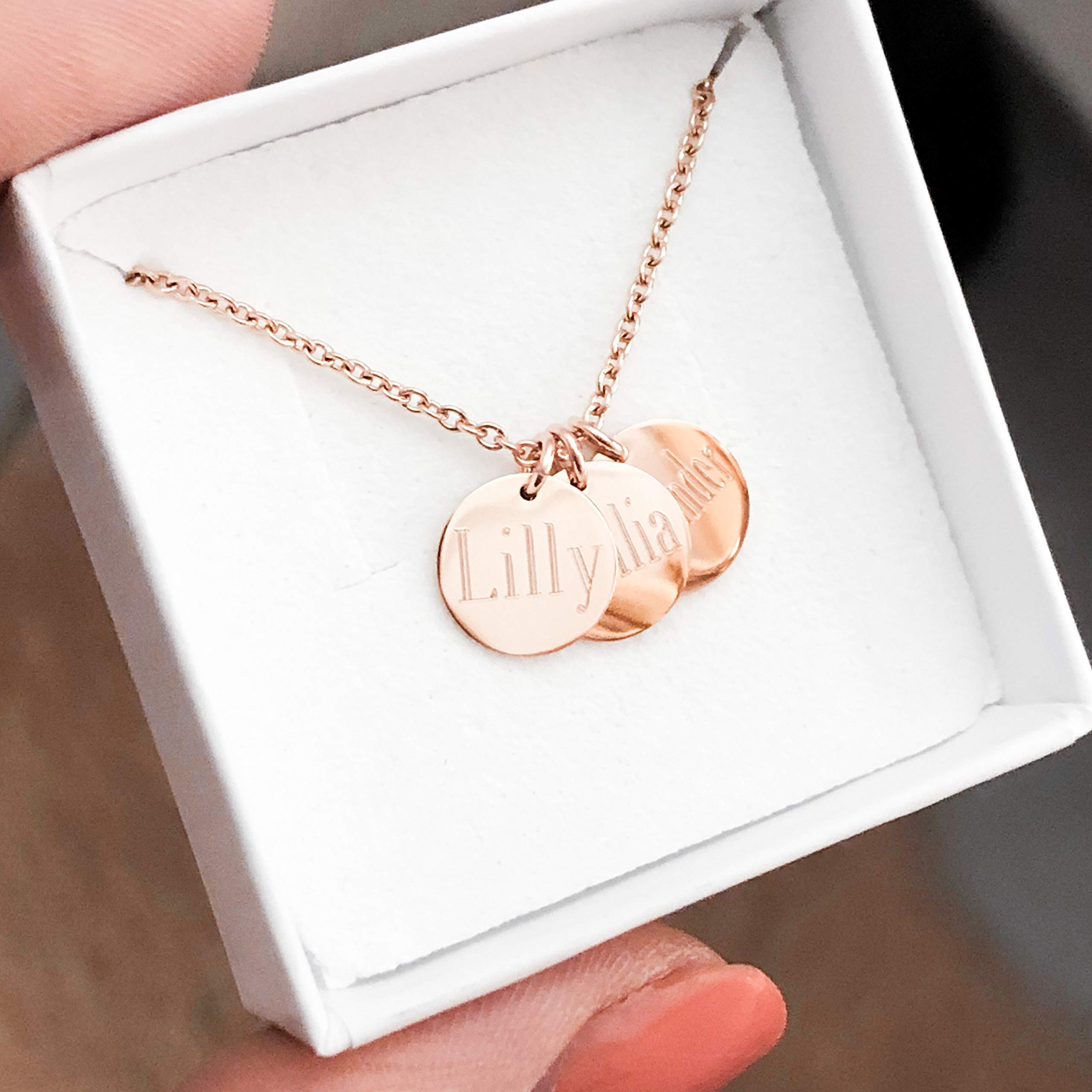 LILIAN – Personalisierte Kette mit Gravur 3x 10mm Plättchen Anhänger mit Namen | 316L Edelstahl in silber, 18K gold- oder rosévergoldet | Persönliche Geschenke Valentinstag Geburtstag Jahrestag
