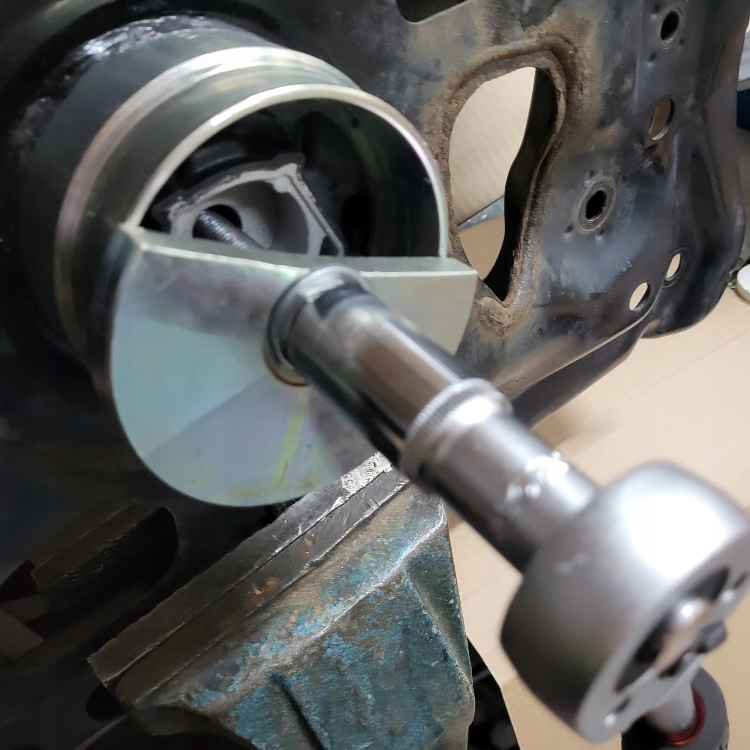 AMD TOOLS Soporte para motor de cojinete de motor, buje de goma, extractor de herramientas de prensa para VW Audi para Skoda de 2012 a 2024