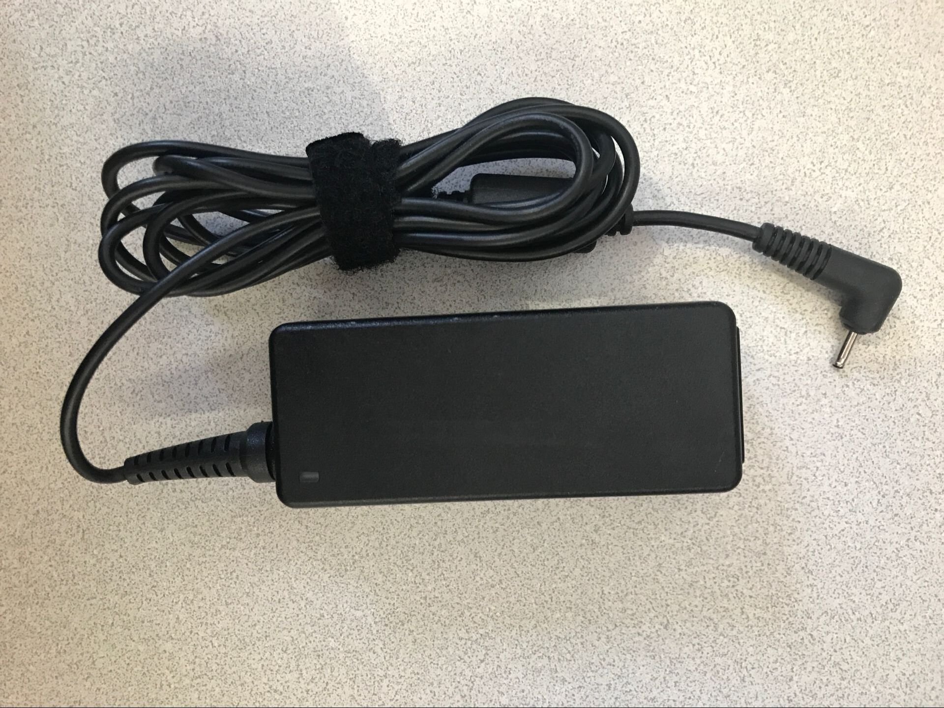 40W AC Power Adapter AD-4012NHF For Samsung 11.6 Inch Chromebook Wifi XE303C12,Chromebook 3G XE303C12 Series Laptop Notebook Computer:XE303C12-A01US,XE303C12-A01UK,XE303C12-A01,XE303C12-H01US,XE303C12-H01UK, 100% Compatible with P/N:A12-040N1A,AD-4012NHF,A12040N1A,AA-PA3N40W,AA-PA3N40W/US, BA44-00286A