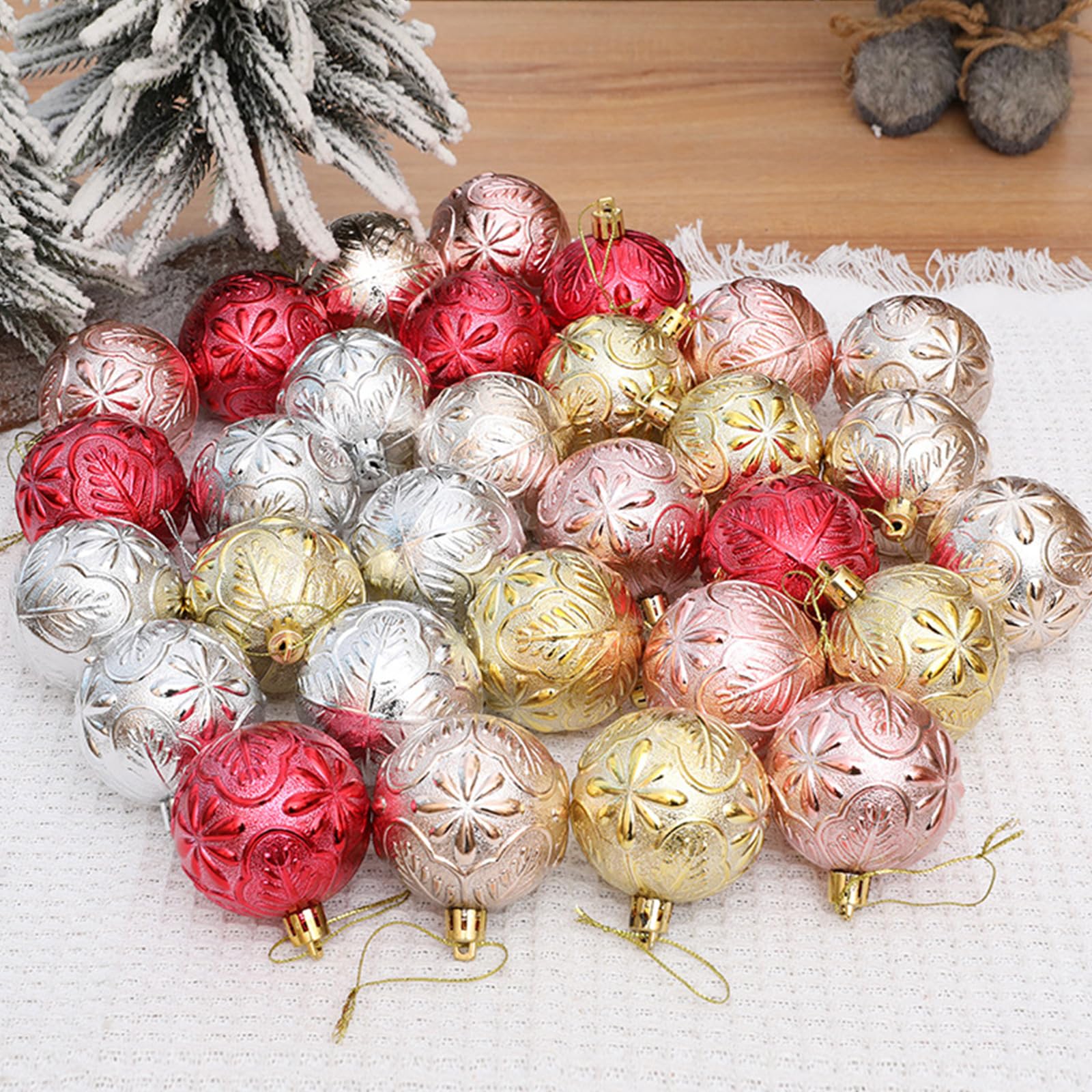 Elegante adorno de bolas galvanizadas distintivas bolas de árbol de Navidad decoraciones de festivales para colgar estacional