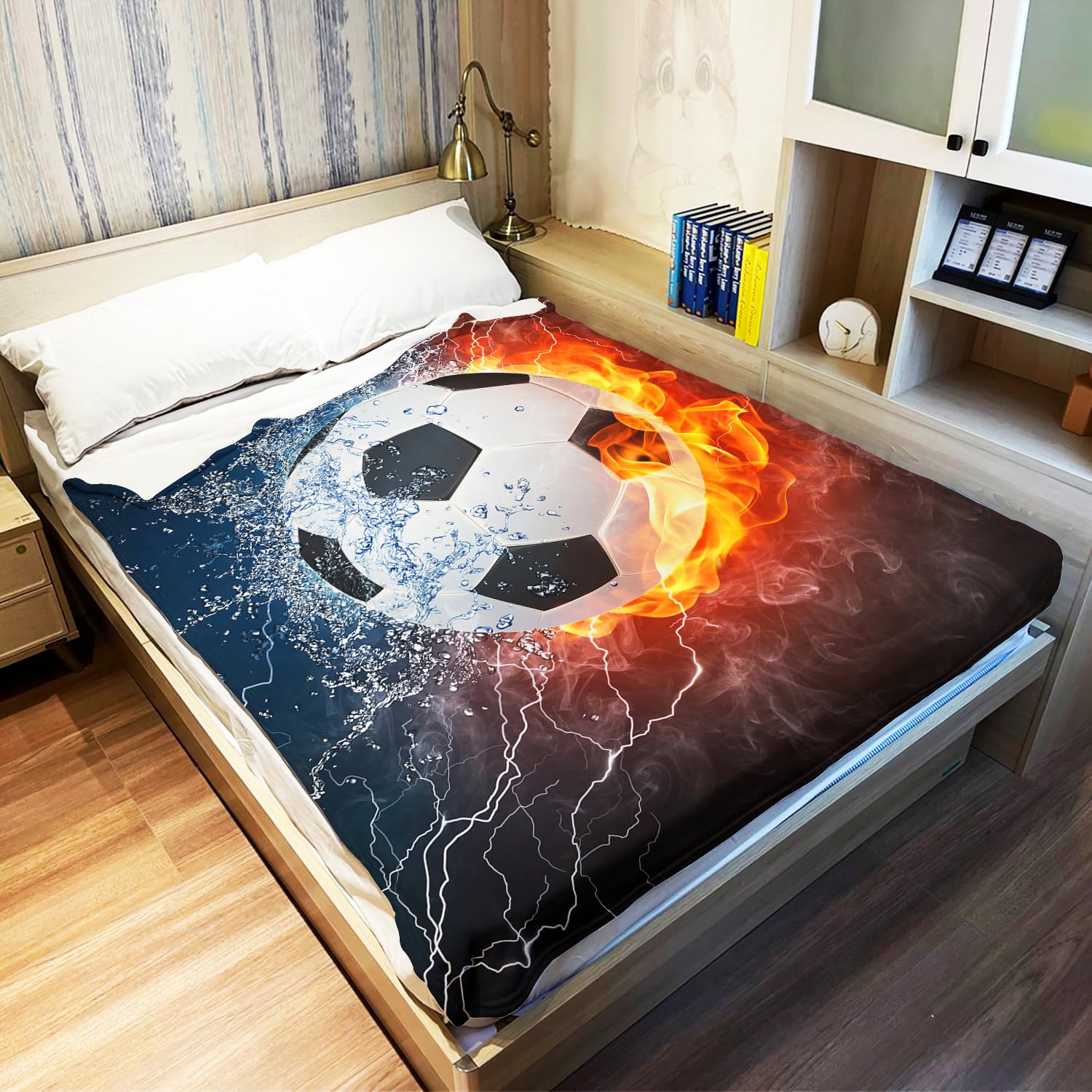 YISUMEI Decke 150x200 cm Kuscheldecken Sanft Flanell Weich Fleecedecke BettüberwurfSport-Serie Soccer Fußball Feuer Blitz