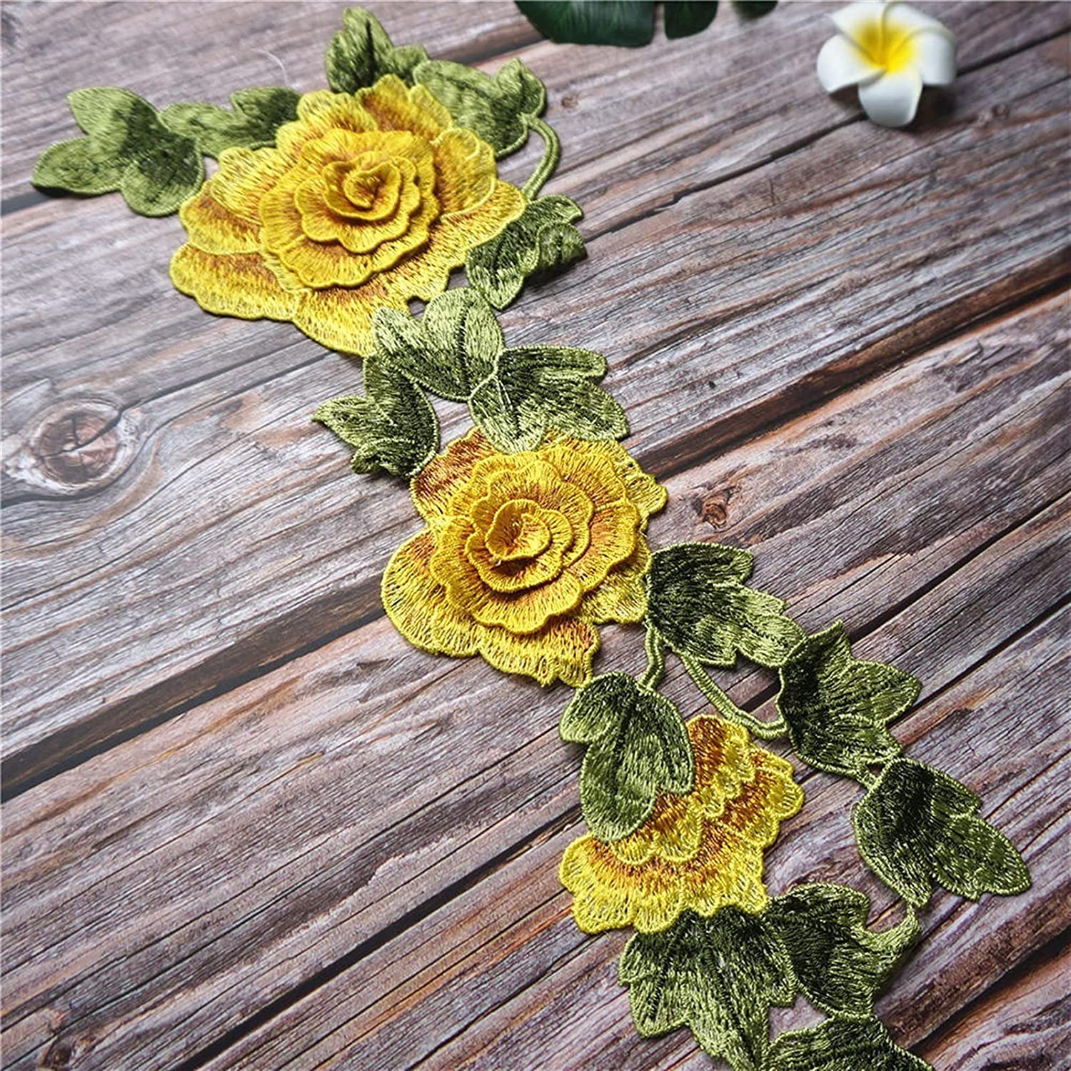 Aplikacje z tiulu, Aplikacja z koronki haftowanej naszywka koronkowa 14x39 cm żółta na suknię ślubną